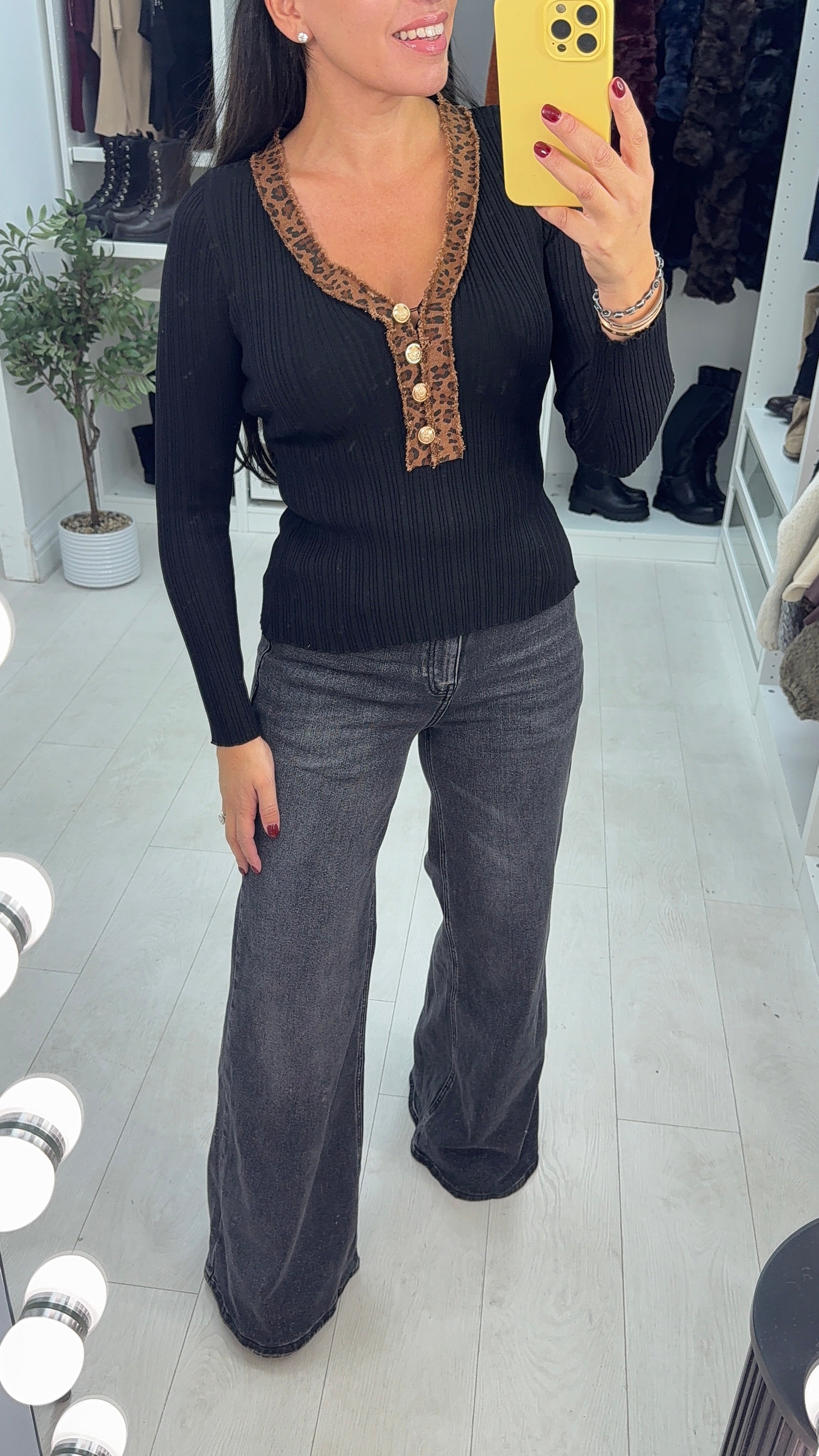 Montanna Ribbed Leopard Print Detail V Neck Top