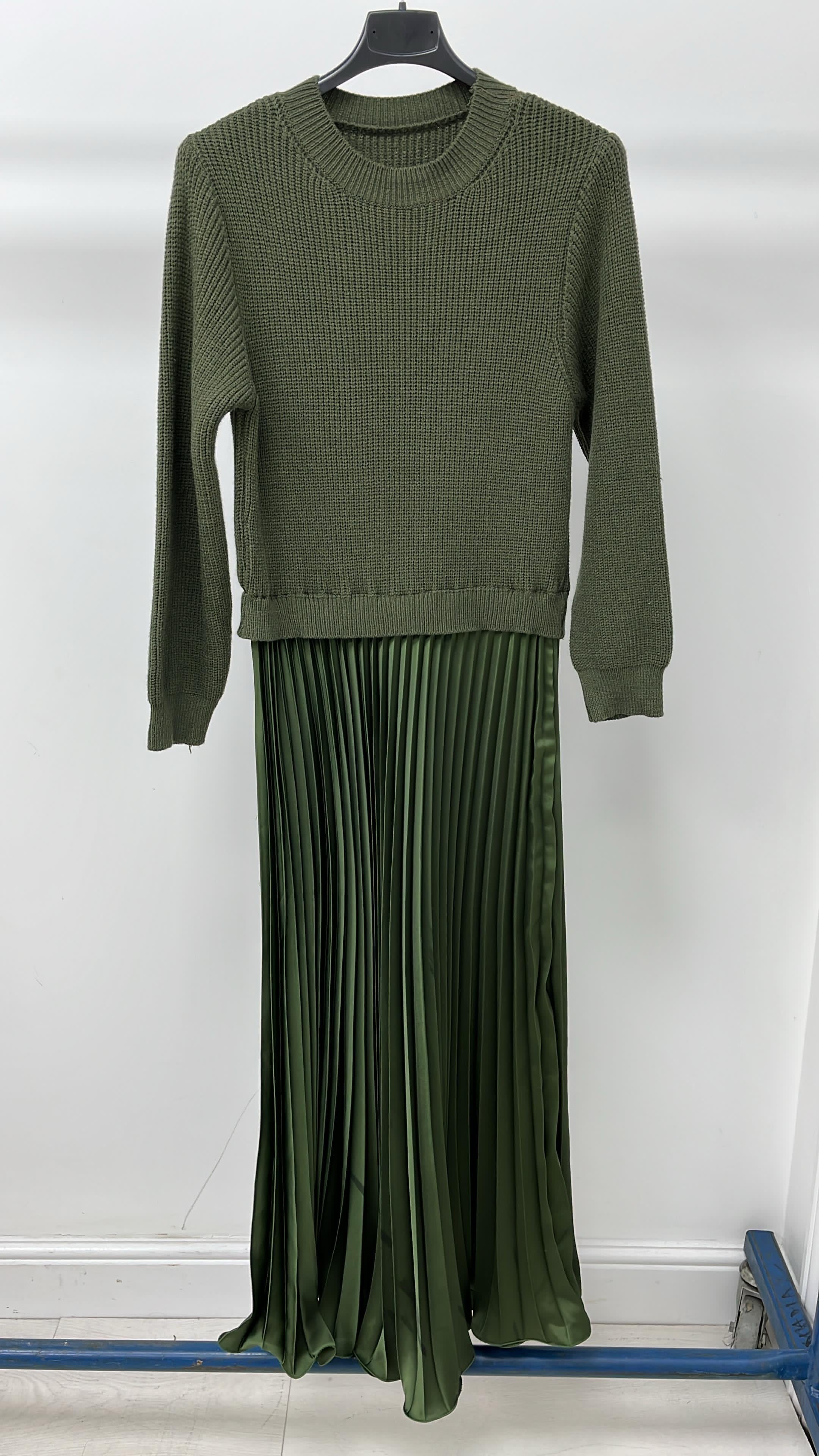 Elise Plain 2-In-1 Knitted Top Silk Pleated Dress