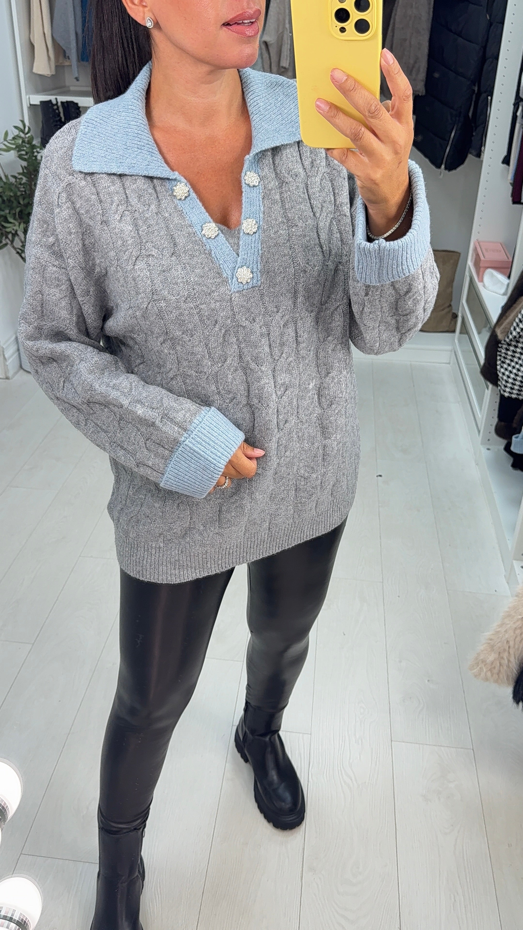 Quince Cable Knit Detailed V Neck Collar Jumper