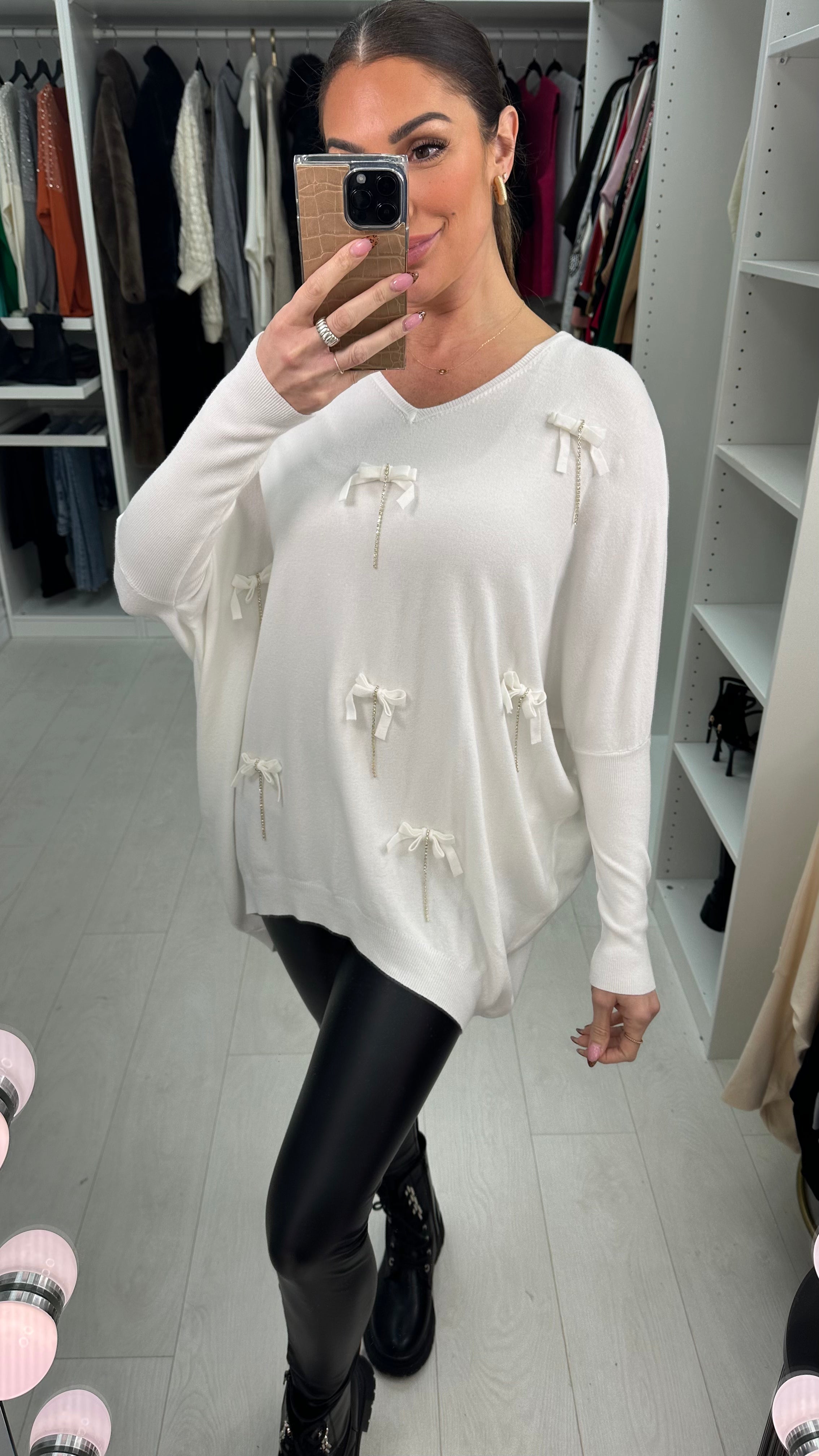 Jama Bow Diamond Chain V Neck Jumper