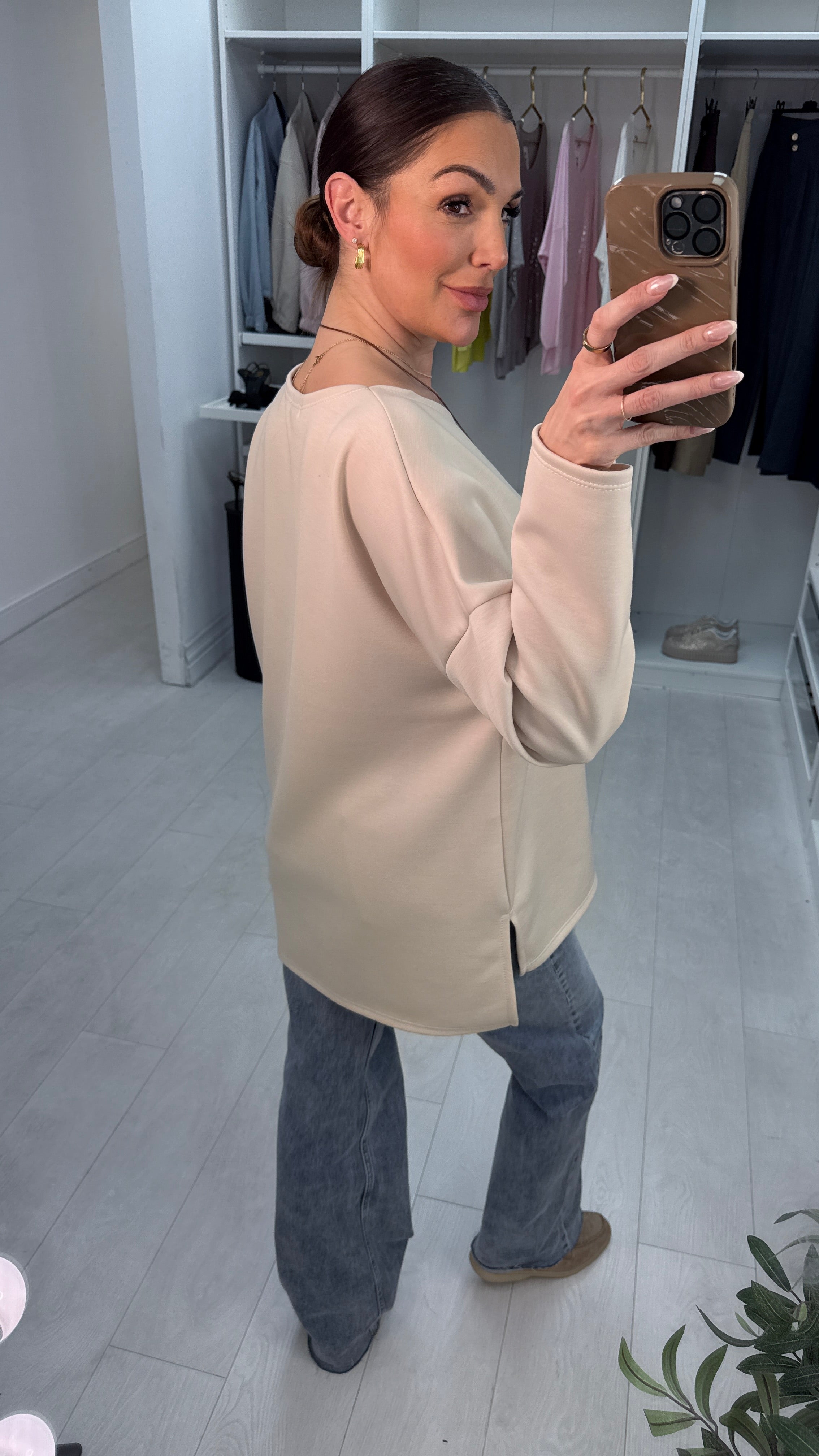 Adalie Plain Necklace Loose Fit Top