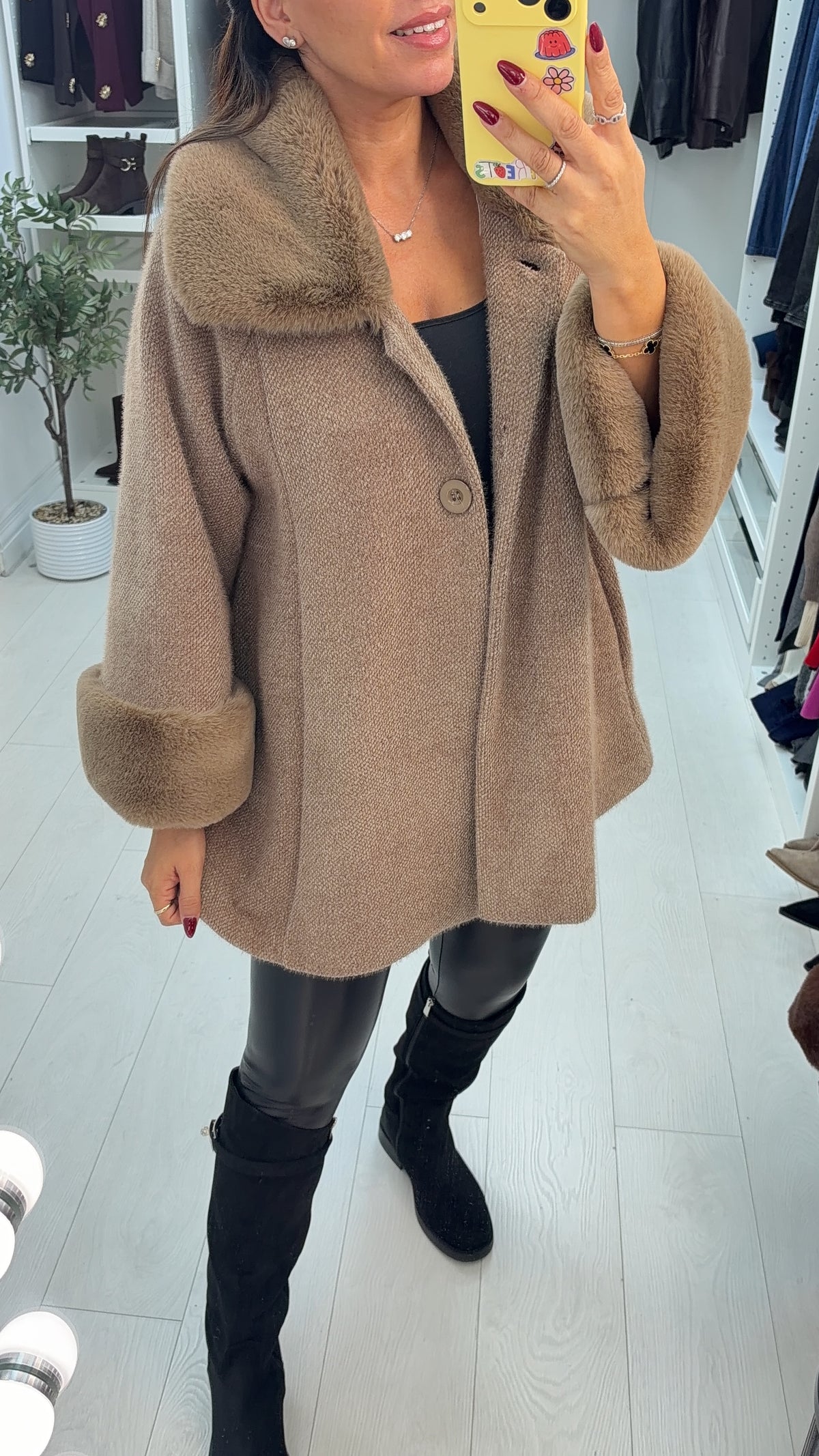 Stassia Plain Faux Fur Detailed Chenille Jacket