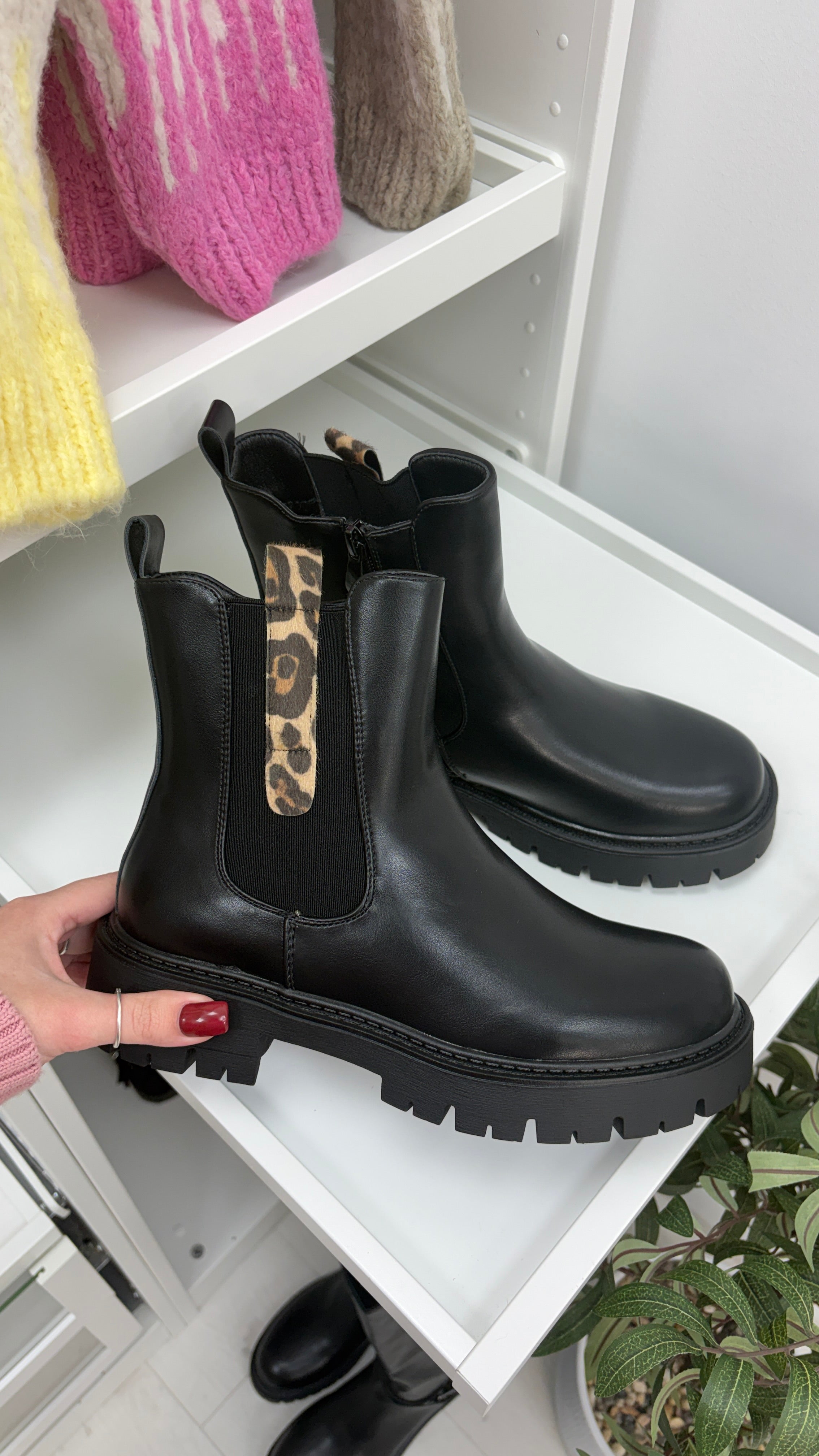 Isabella Leopard Print Detailed Chelsea Boots