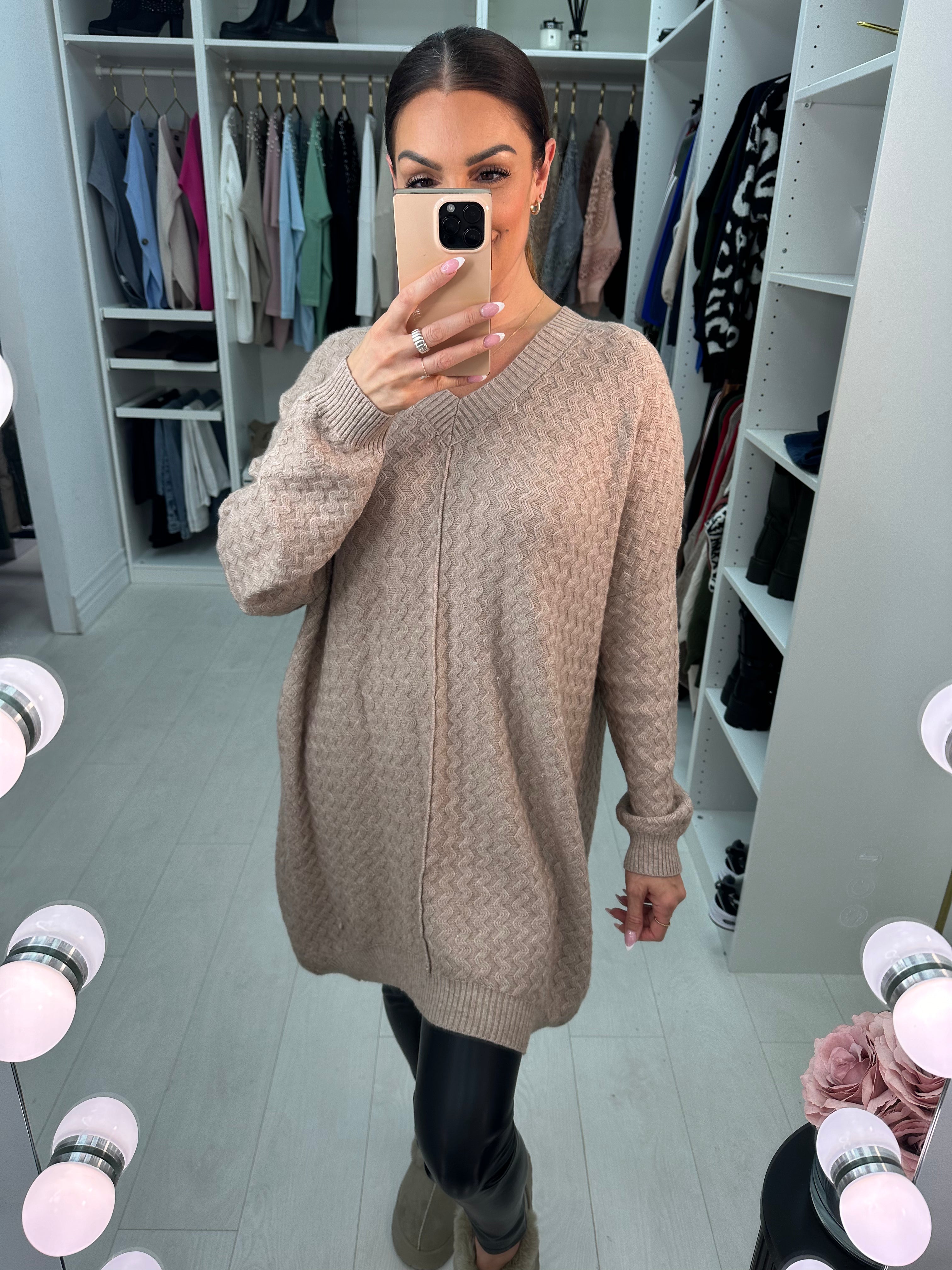 Amira Zig Zag V-Neck Longline Jumper