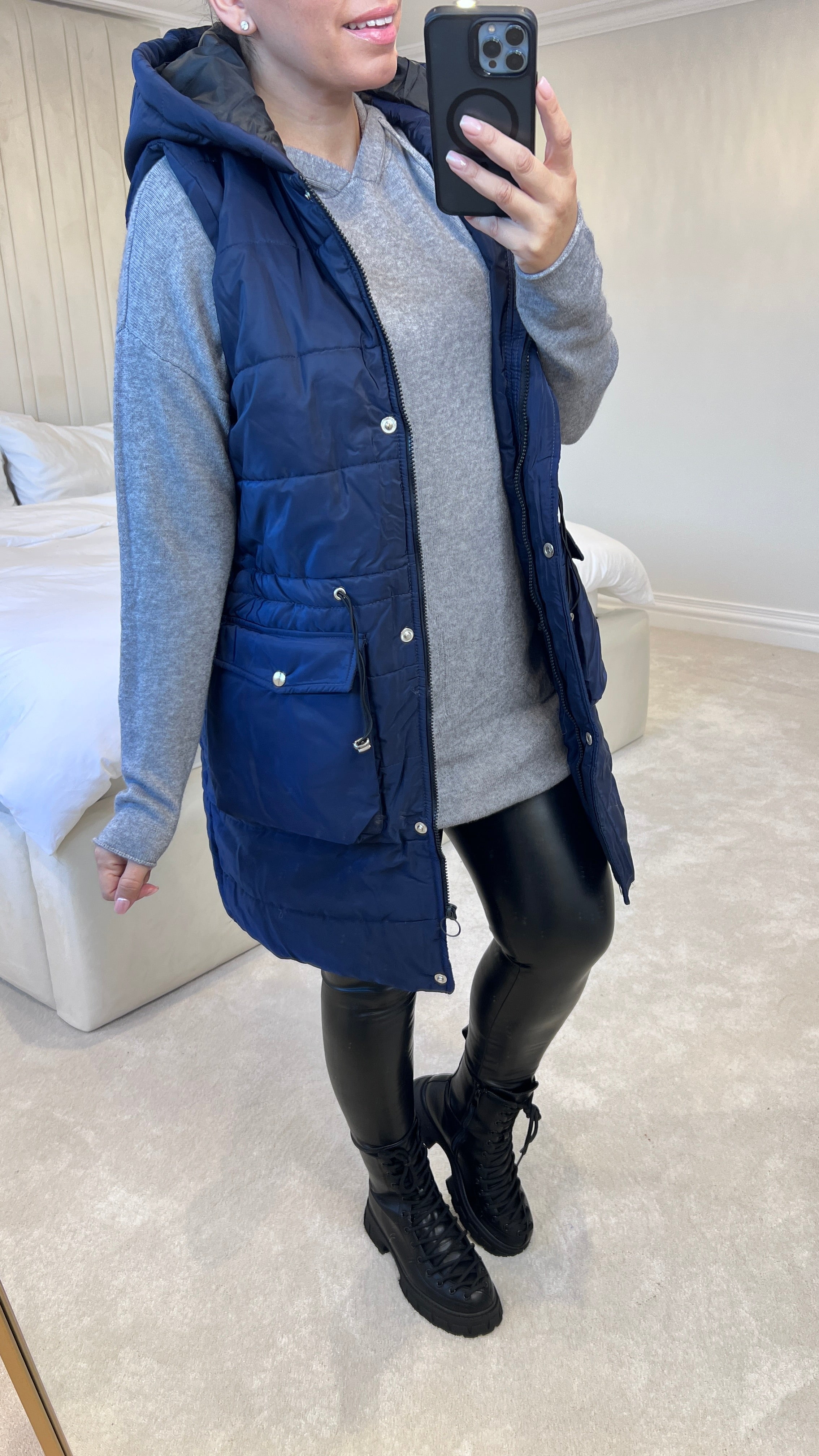 Essel Toggle Waist Shine Pocket Detailed Hooded Gilet