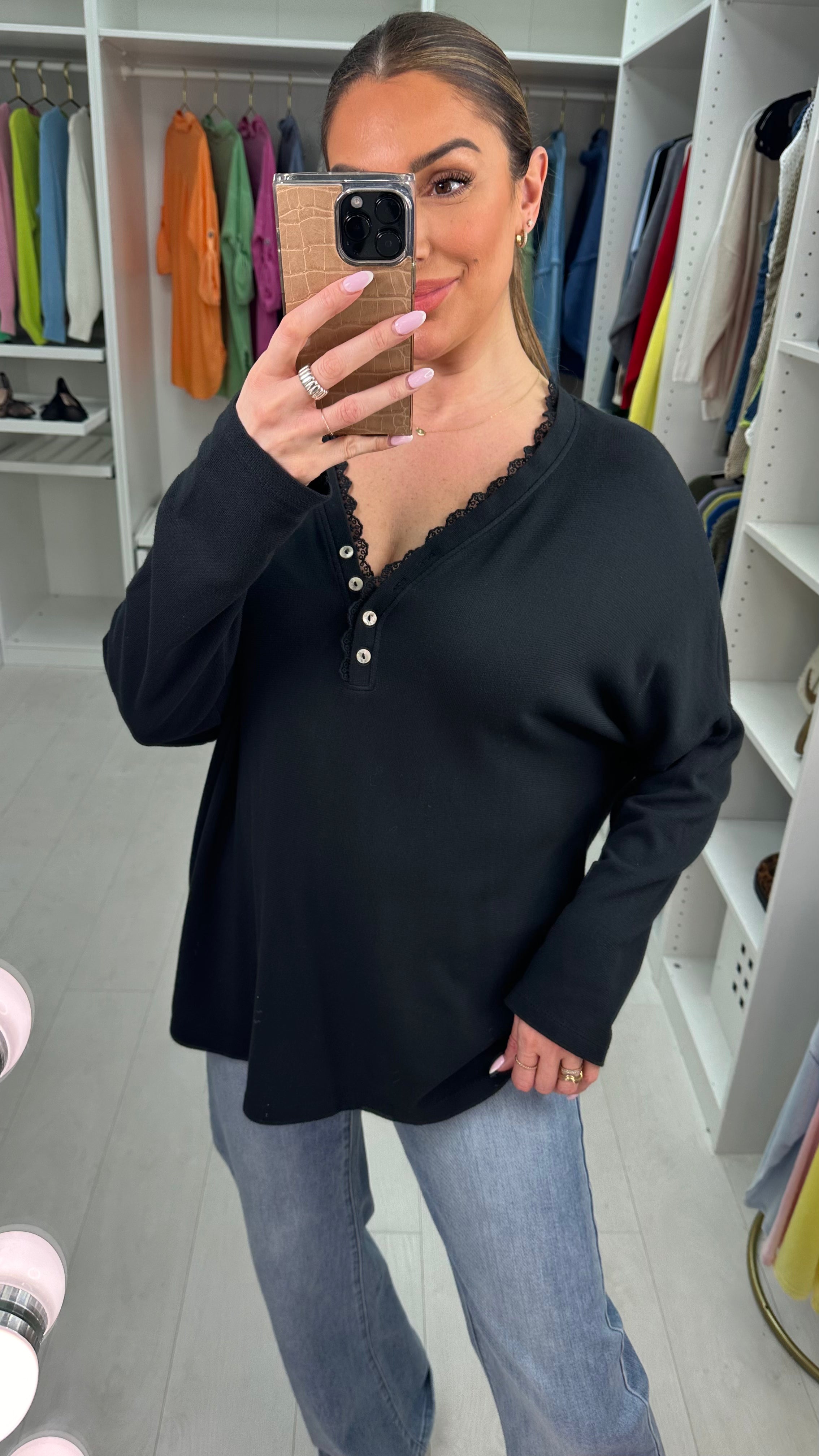 Louelle Plain Lace Detailed V Neck Top