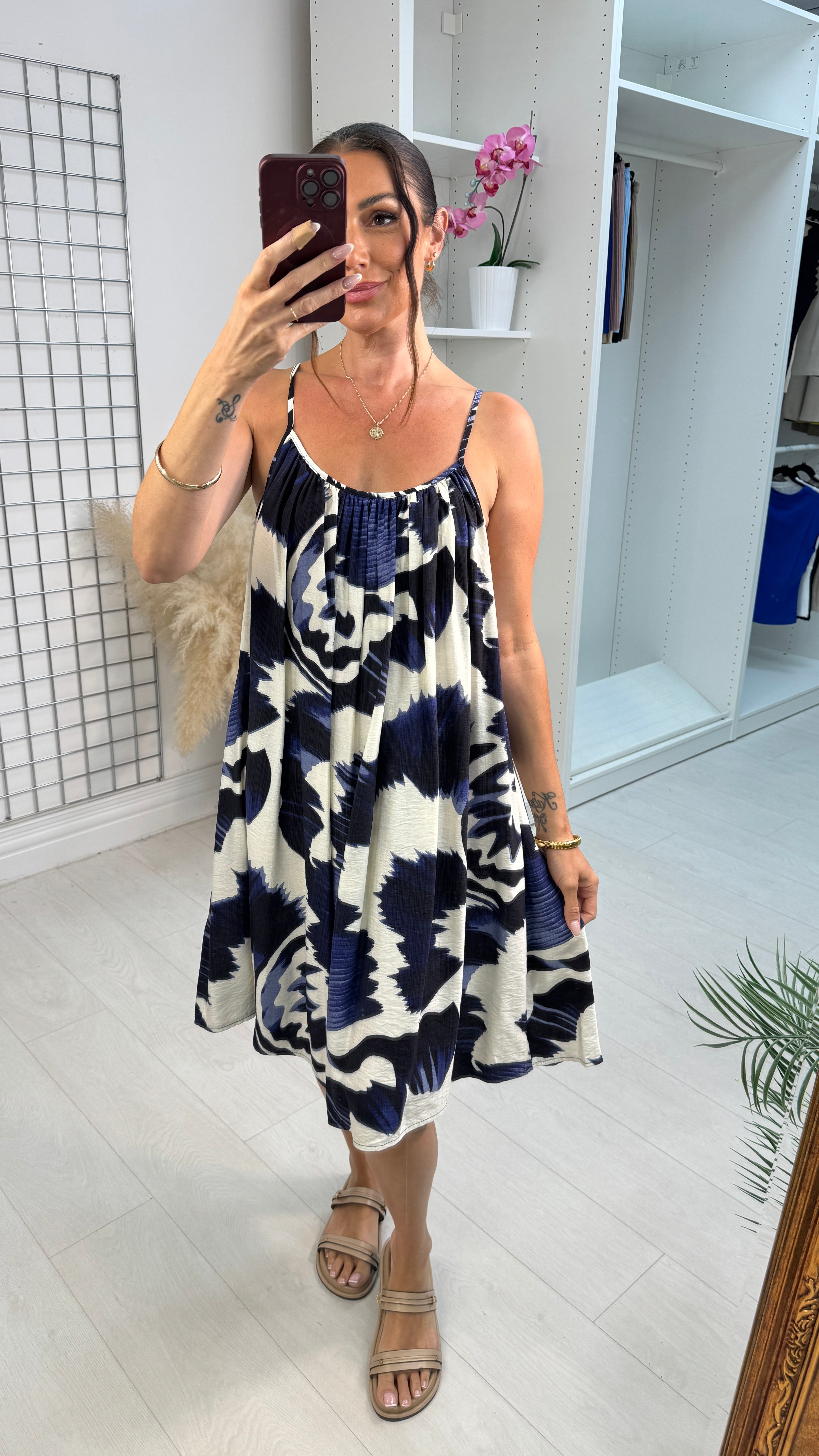 Novana Strappy Abstract Print Midi Dress