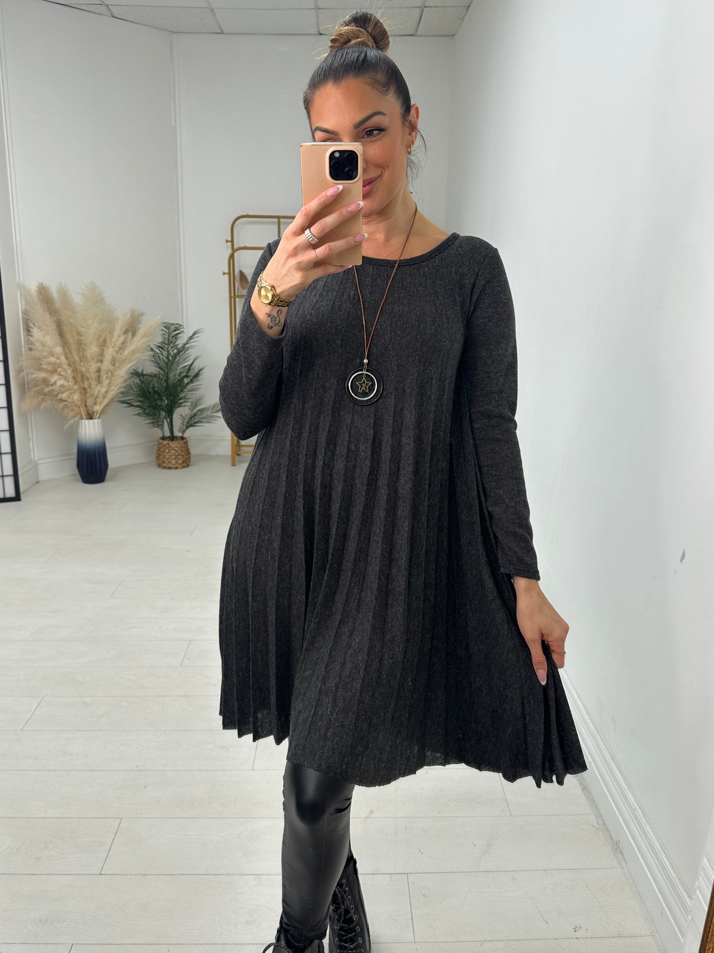 Indie Pleated Loose Fit Knitted Necklace Swing Dress