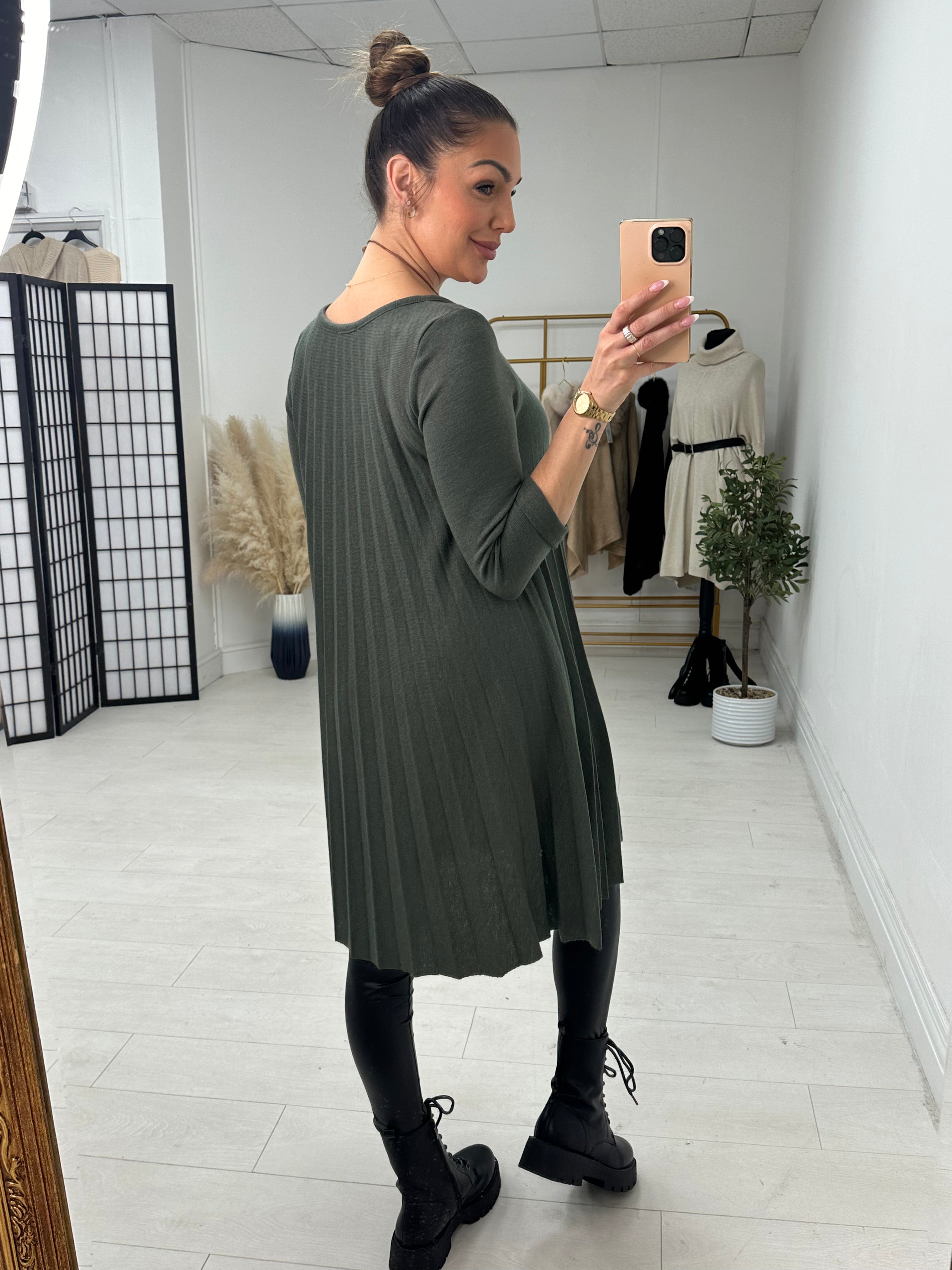 Indie Pleated Loose Fit Knitted Necklace Swing Dress