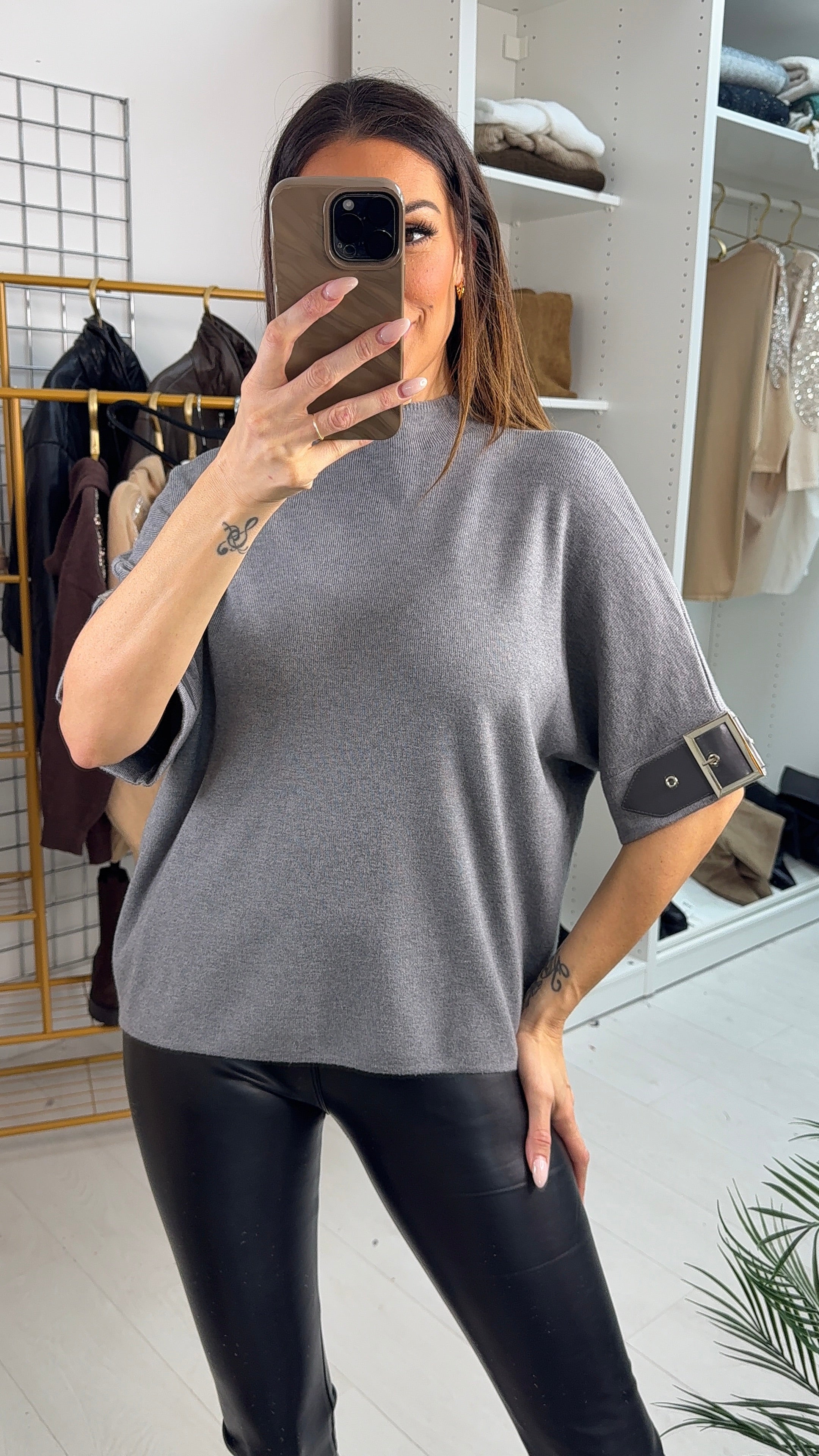 Aveline Plain Buckle Detail 3/4 Sleeve Jumper