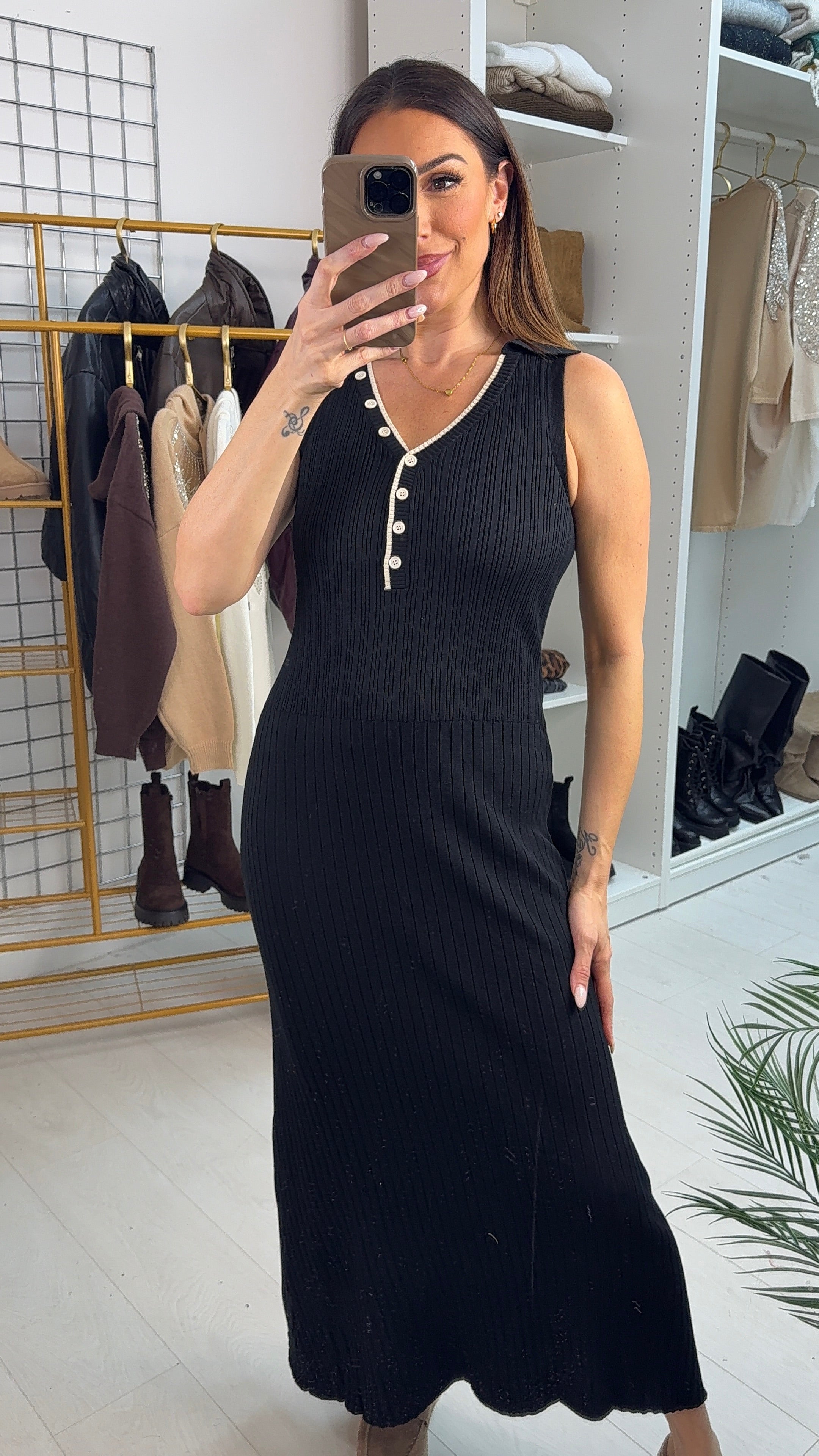 Priyana Sleeveless Button Detailed Ribbed Maxi Dress