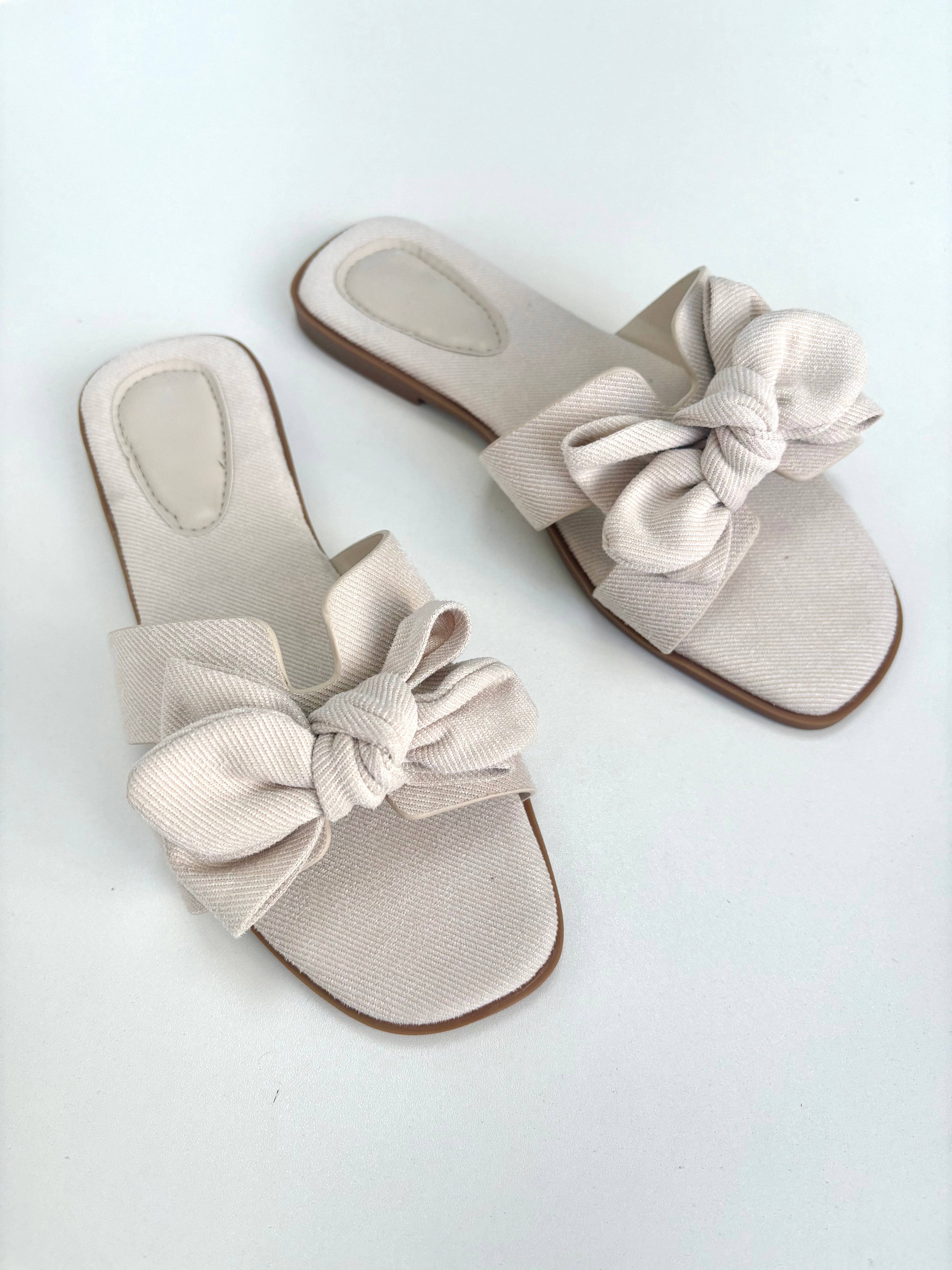 Francine Bow Detailed Flat Sliders