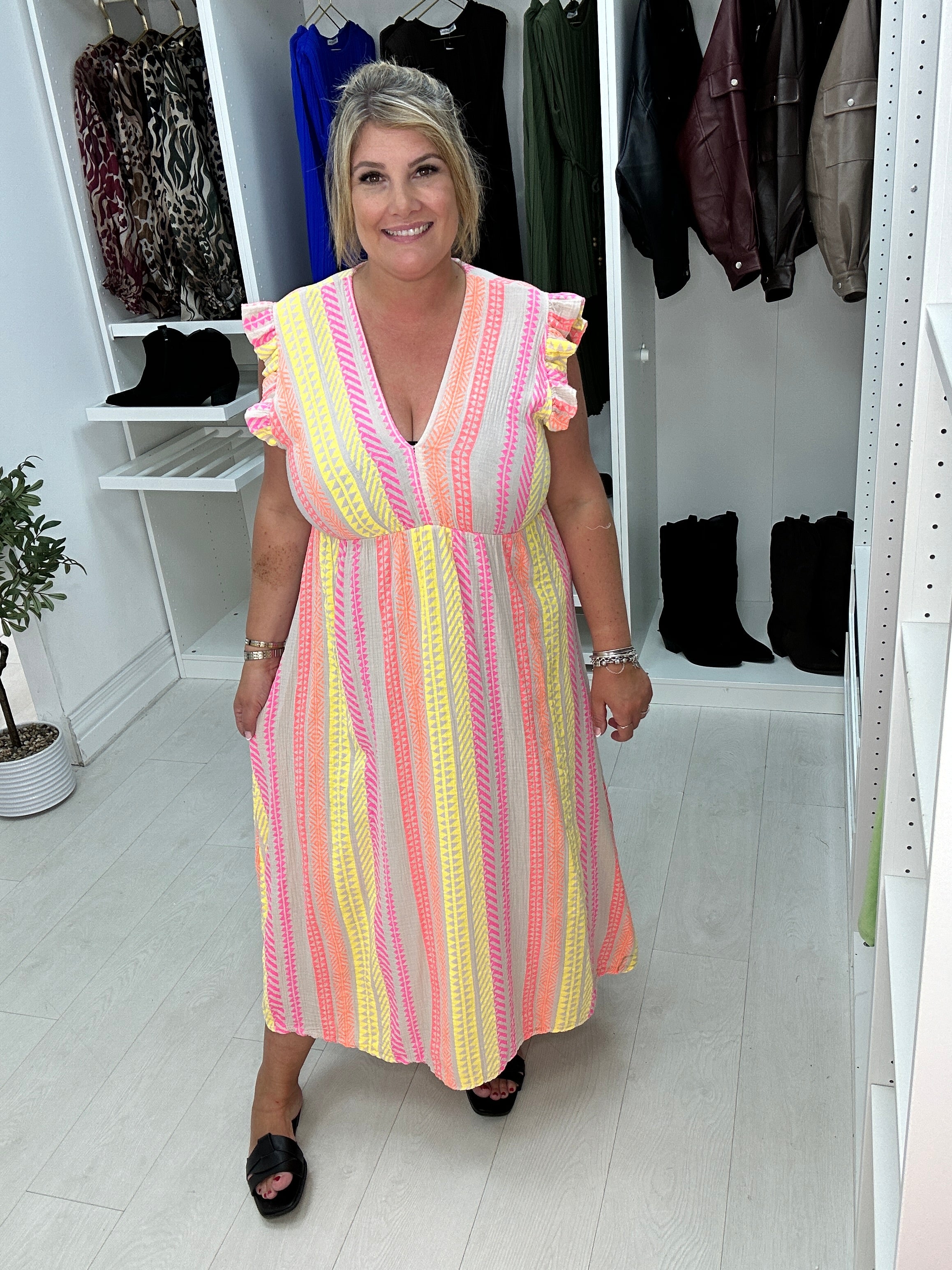 Jeanelle Abstract Print Cheesecloth Maxi Dress