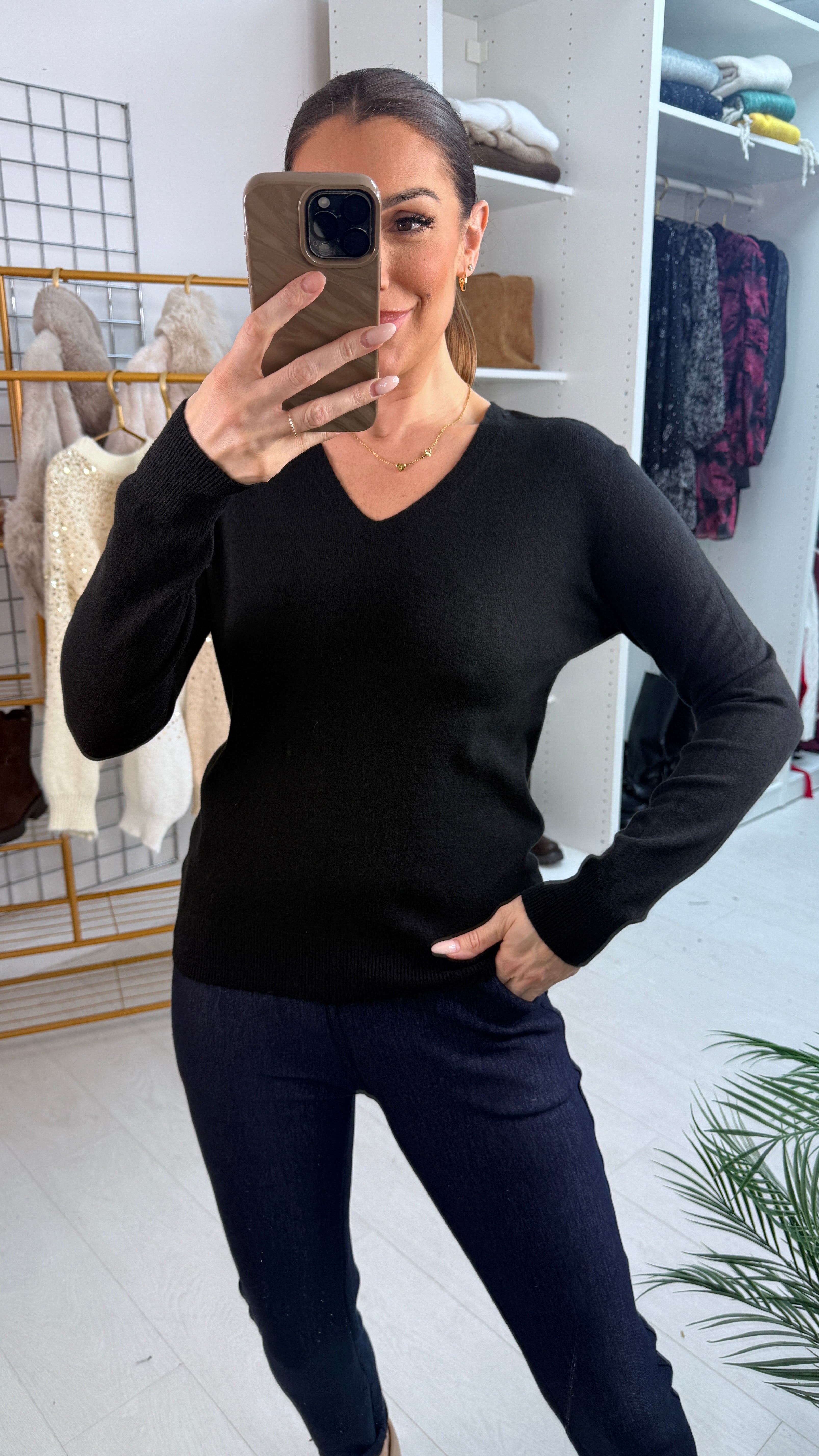Quinley Plain V Neck Jumper