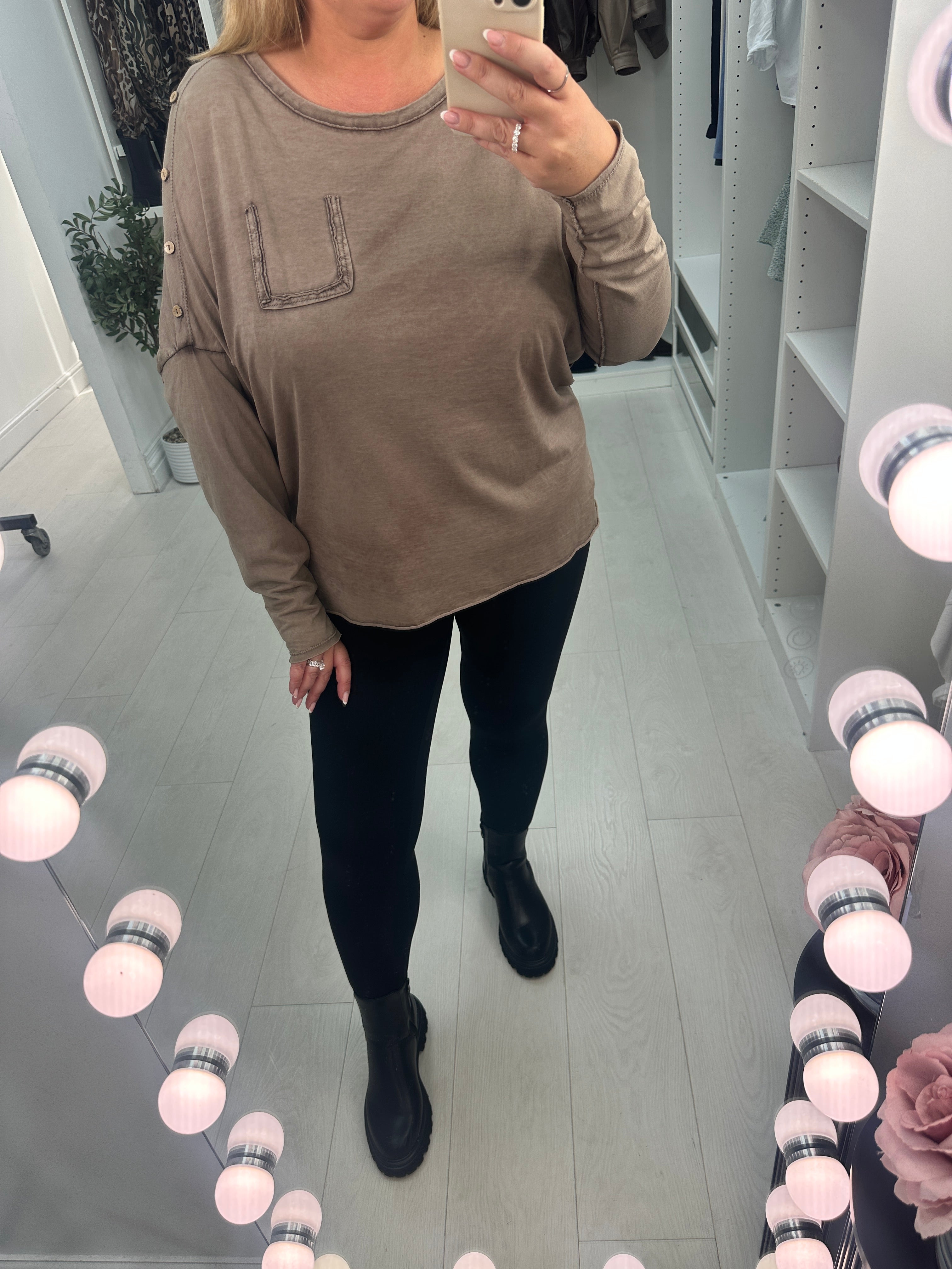 Pippy Plain Button Detail Long Sleeve Top