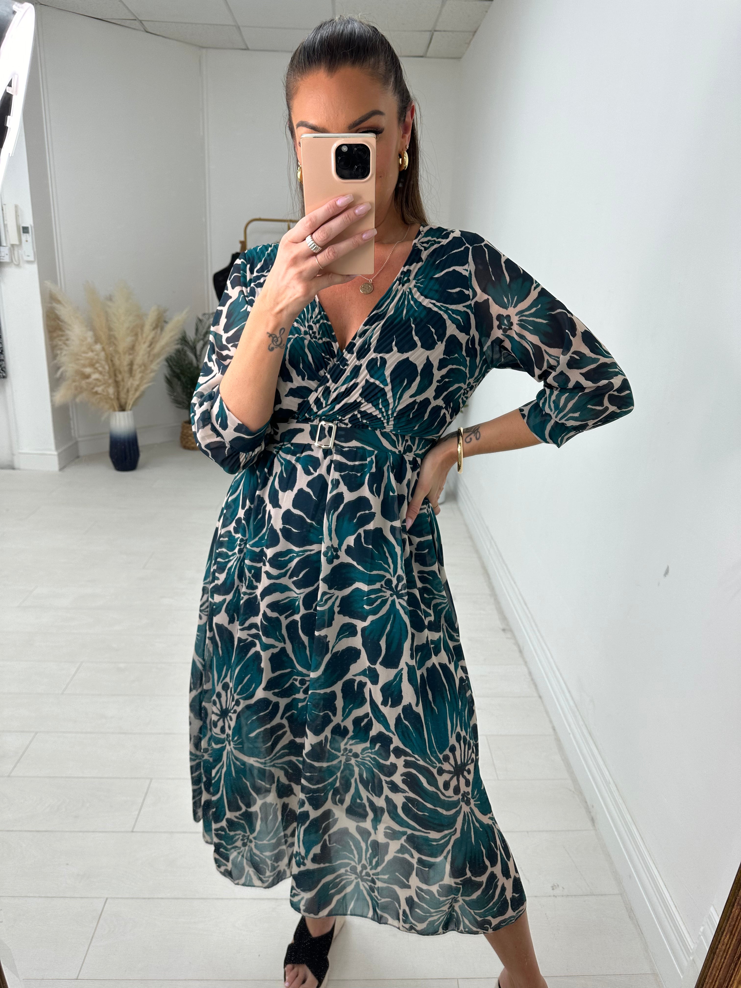 Juri Pleat Detail Midi Dress