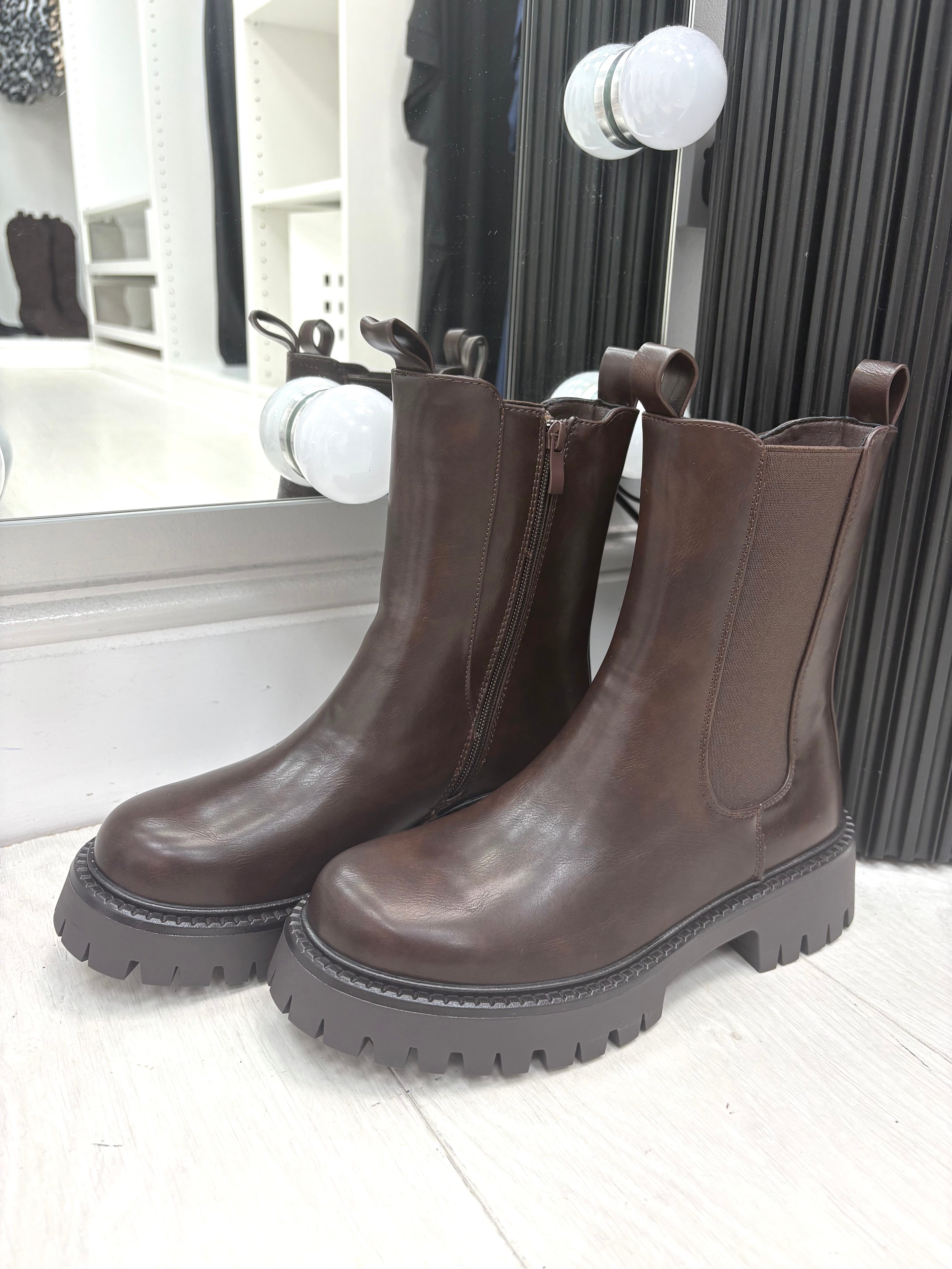 Andella Faux Leather Chelsea Boots