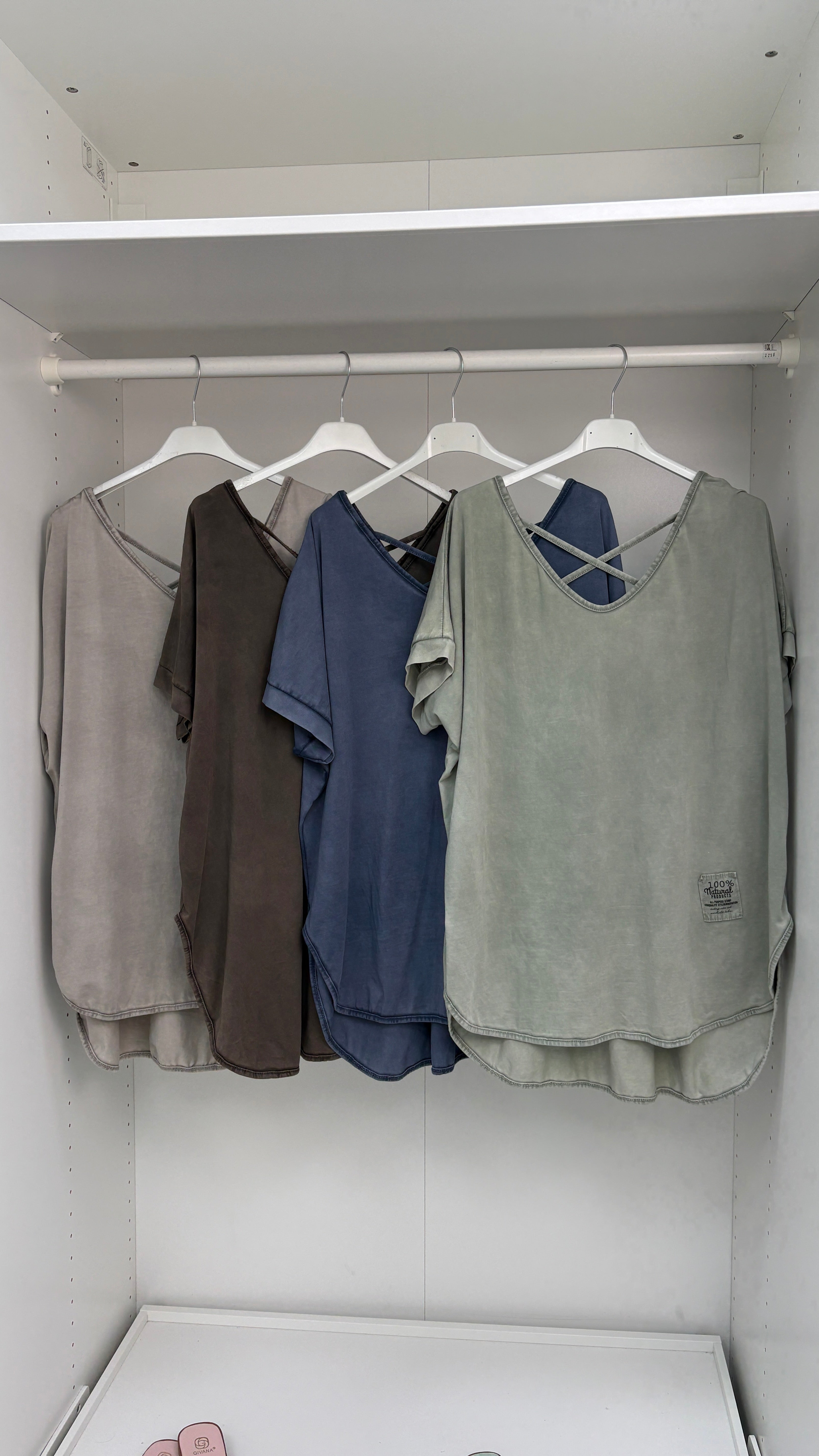 Uma Plain Loose Fit Dipped Hem Top