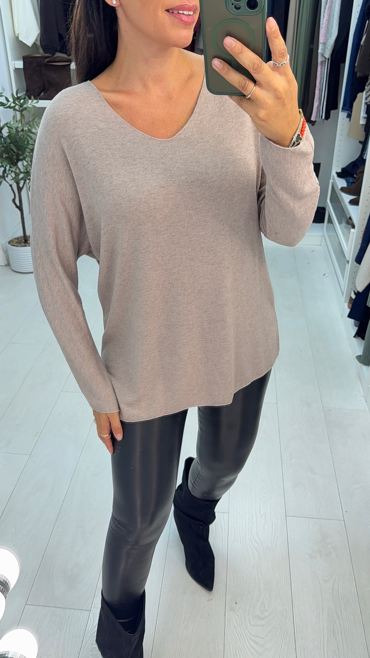 Una Plain V Neck Thin Knit Jumper
