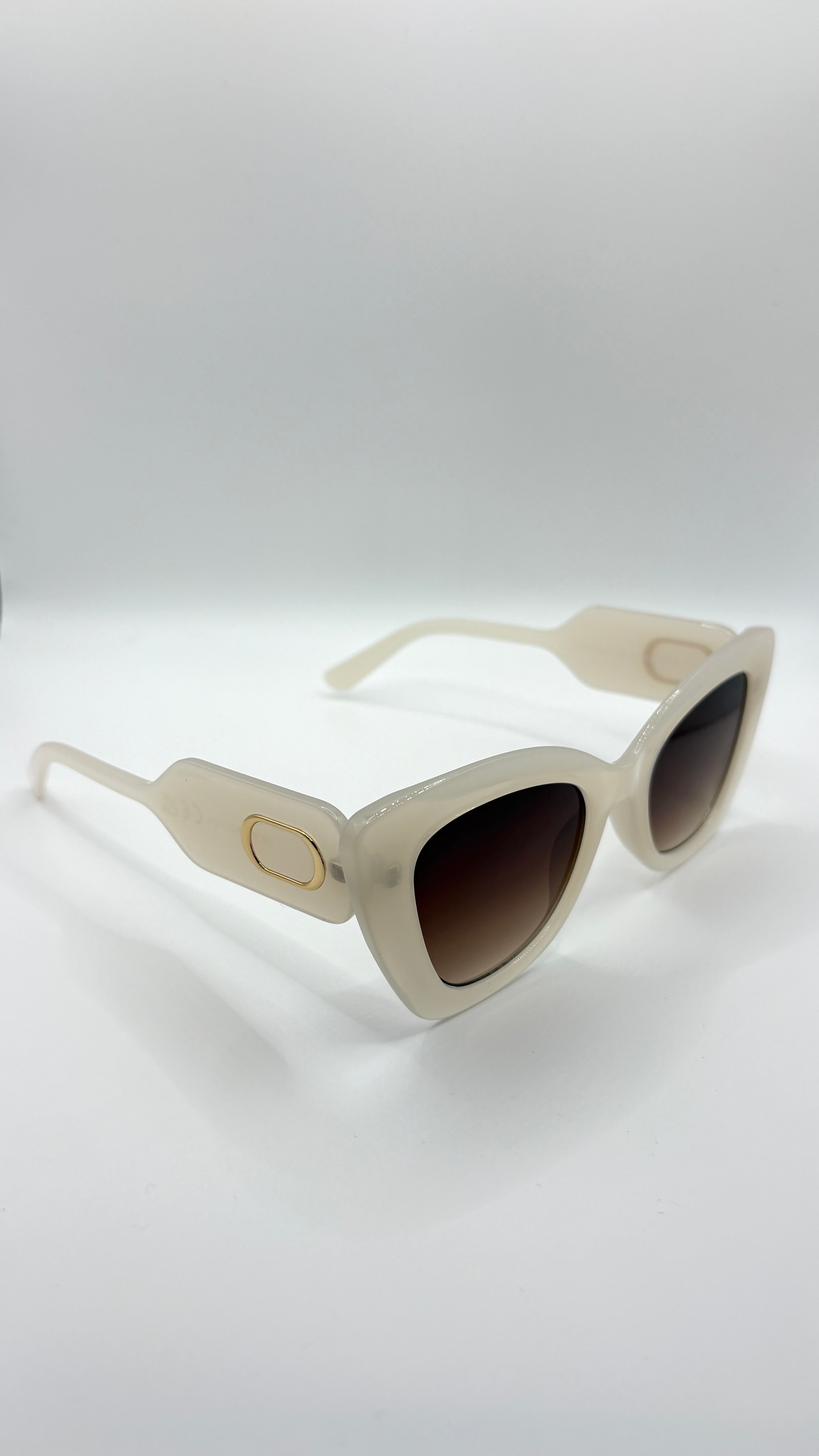Callie Large Cat-Eye Sunglasses
