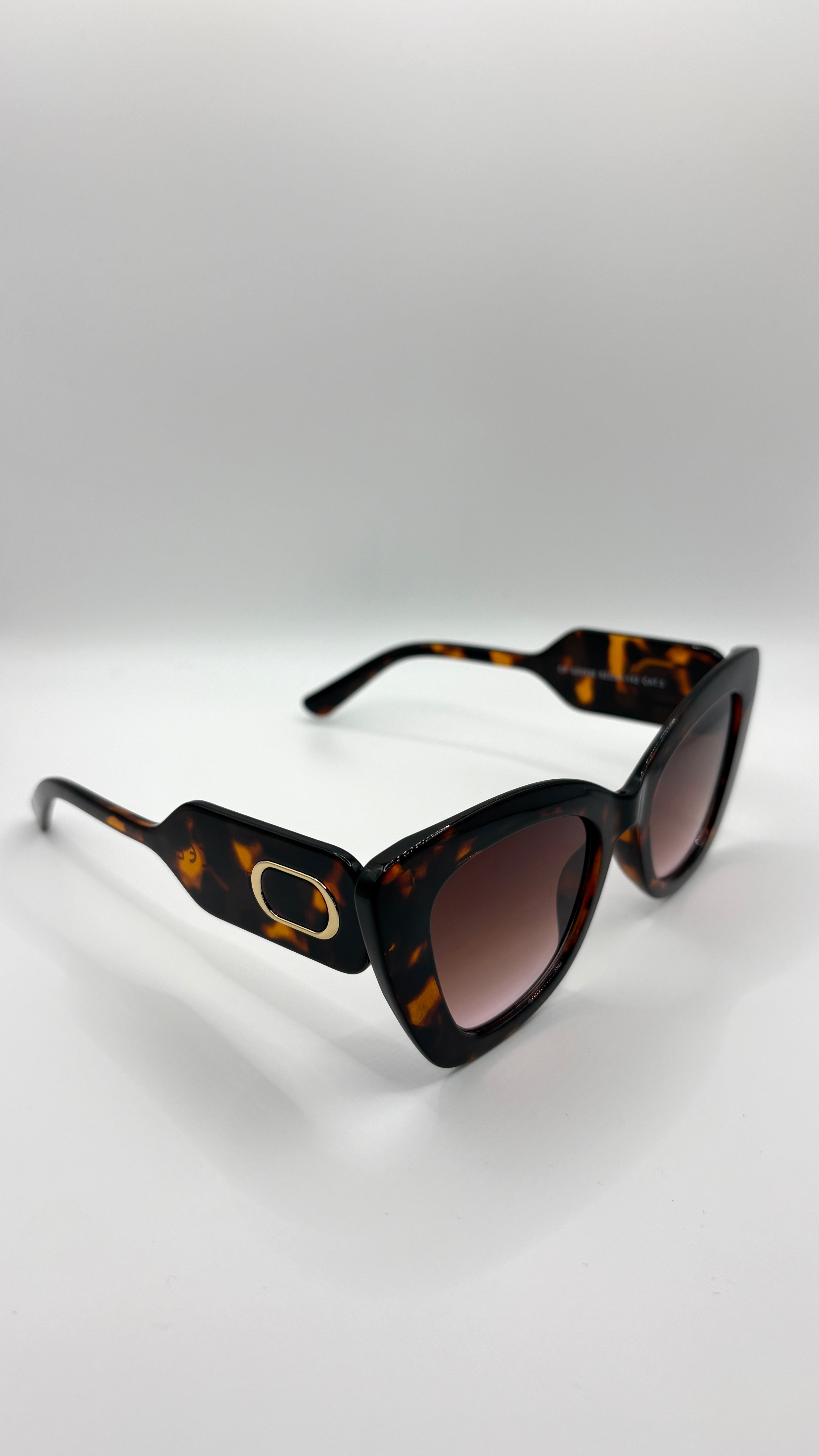 Callie Large Cat-Eye Sunglasses