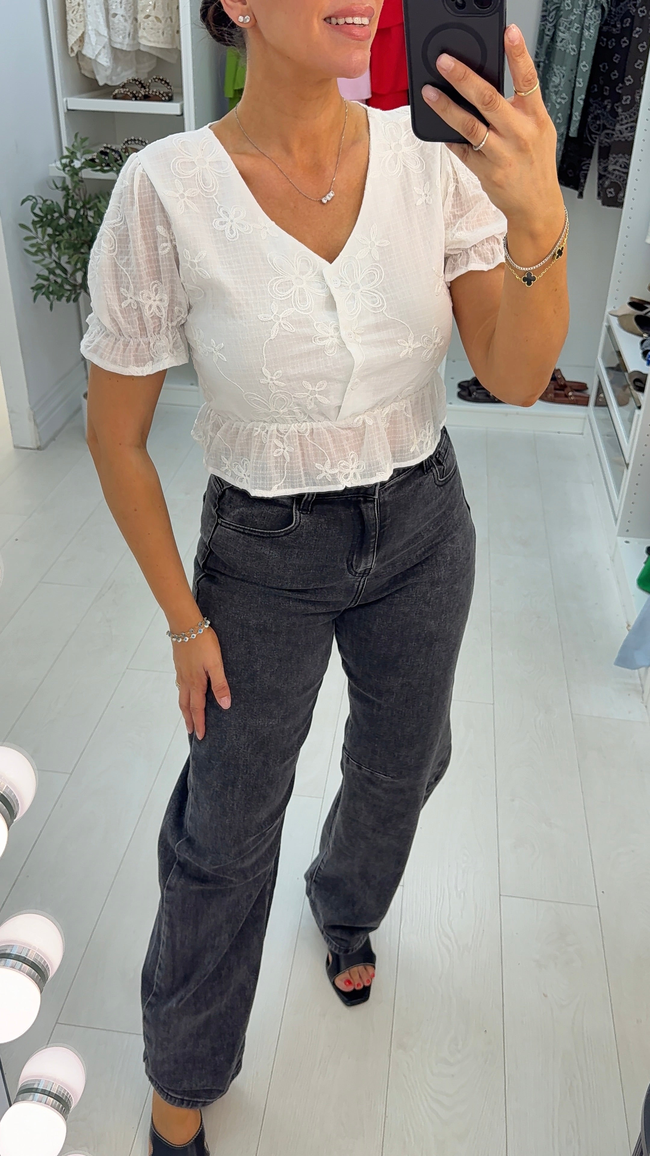 Daye Floral Embroidered Blouse