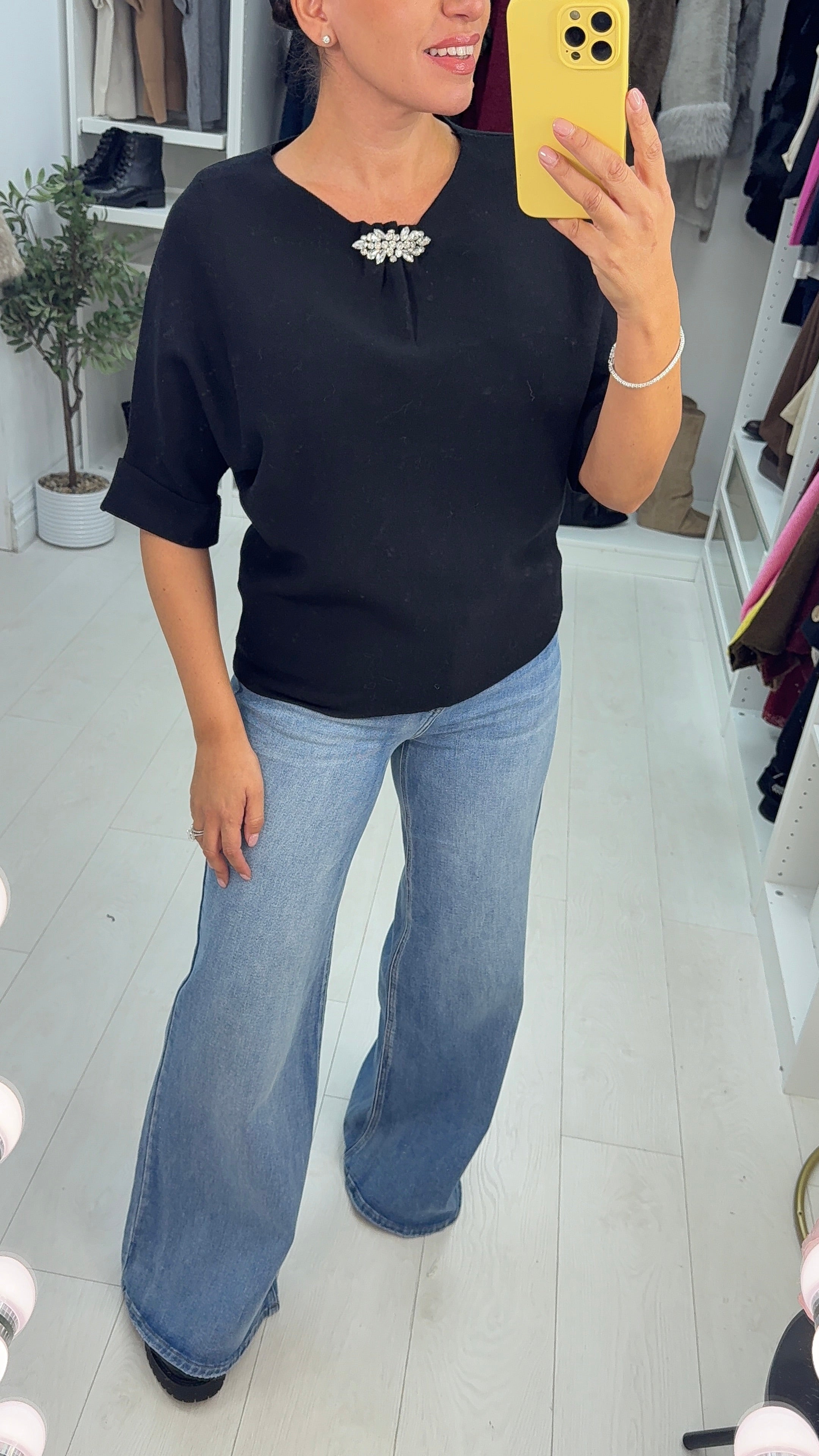 Felisa Plain Diamante Brooch Detail Short Sleeve Knit Jumper