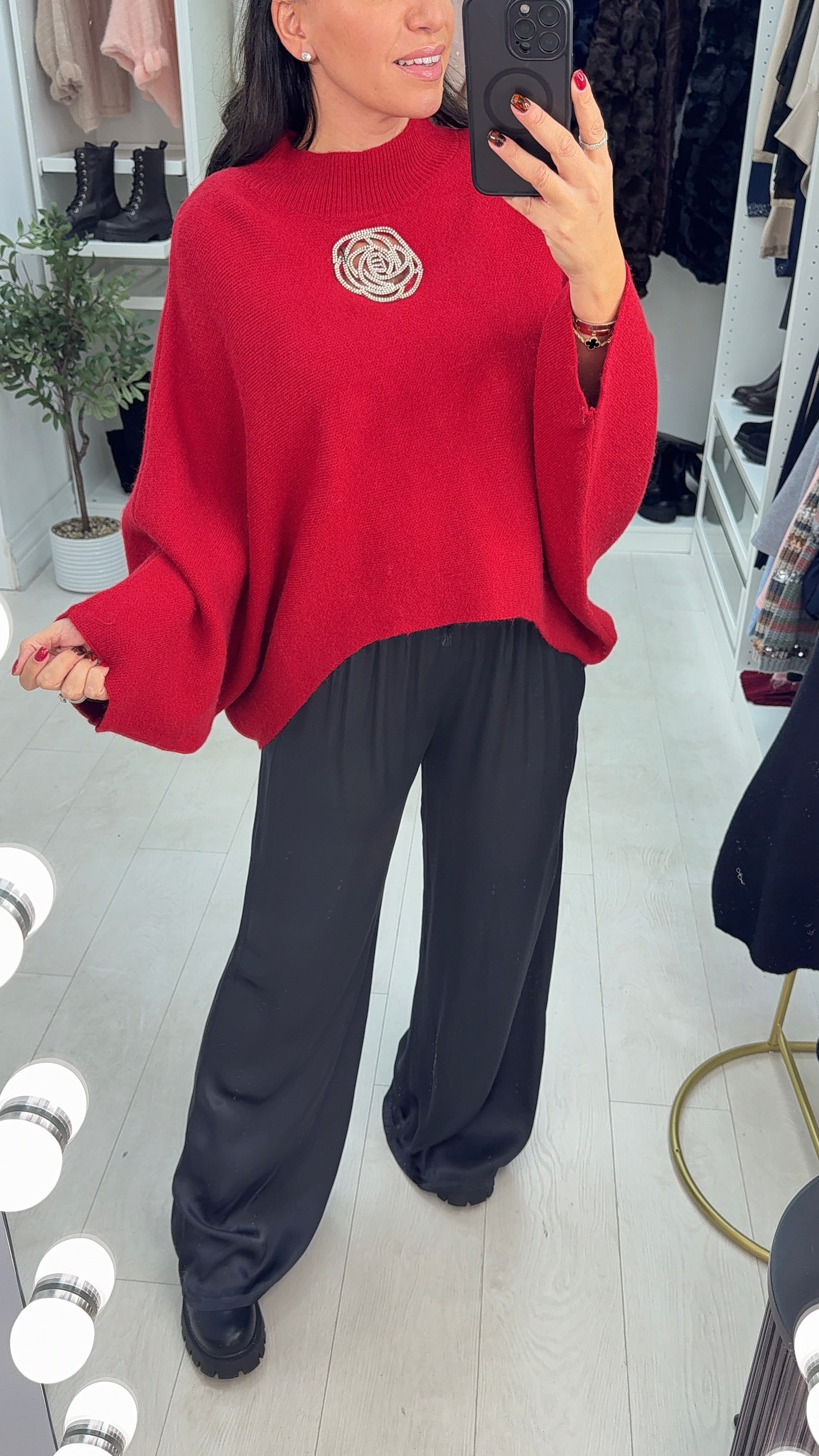 Hettie Embellished Flower Detailed Dipped Hem Jumper