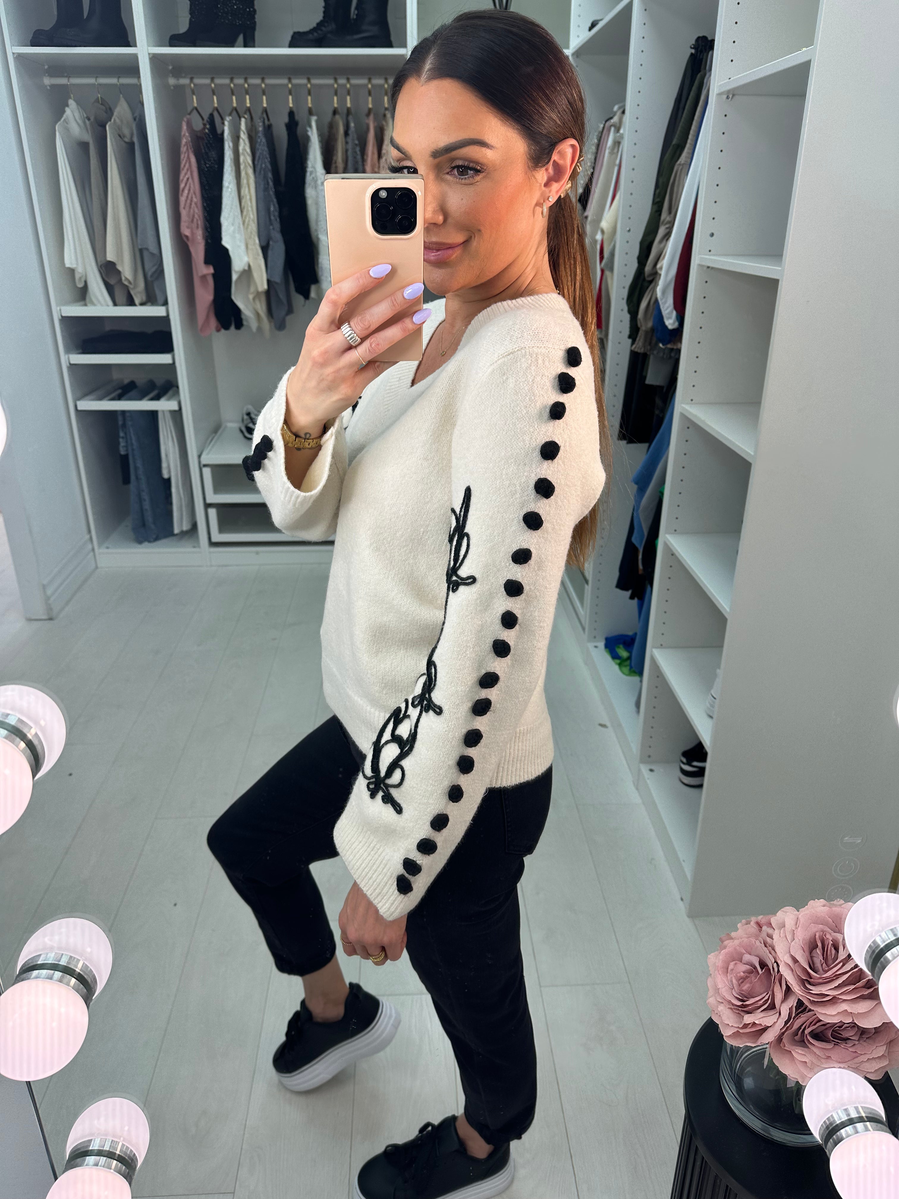 Samuel Sleeve Pattern V-Neck Jumper