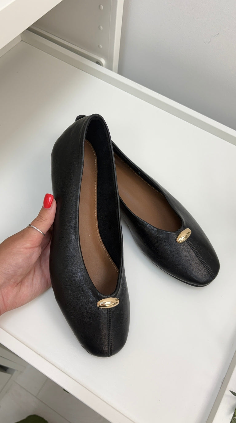 Islana Faux Leather Metallic Detailed Ballet Flats