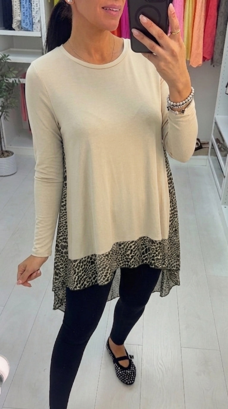 Lacie Heart Print Chiffon Back Detailed Dipped Hem Top