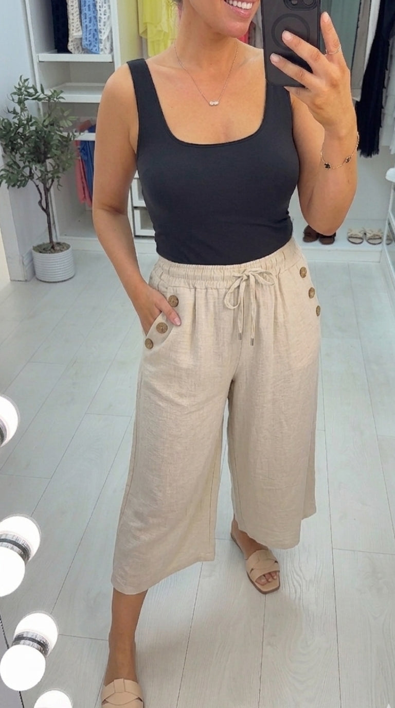 Fifi Plain Button Detailed Elasticated Waist Culottes