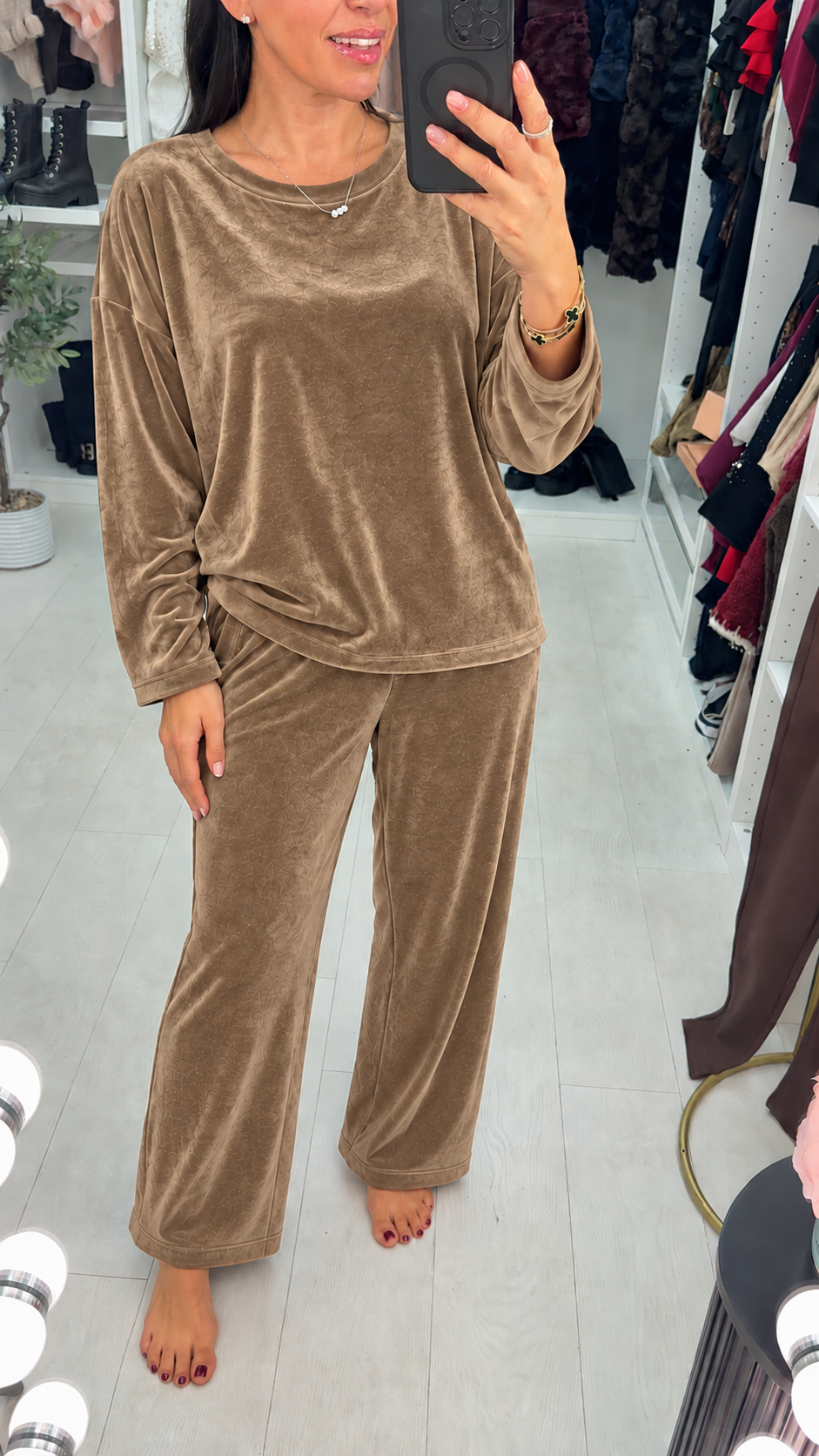 Alesia Plain Loose Fit Velour Loungewear Set
