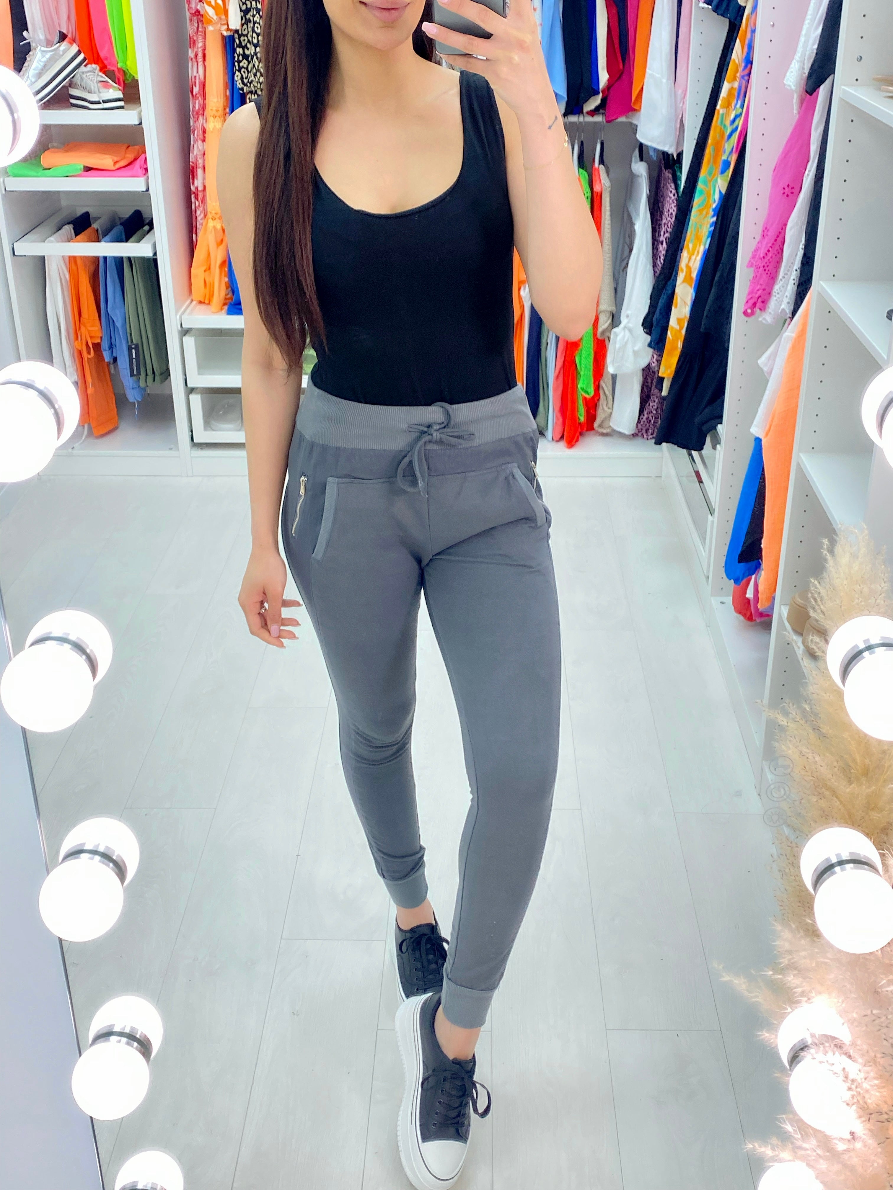 Dorothea Plain Zip Detail Jogger