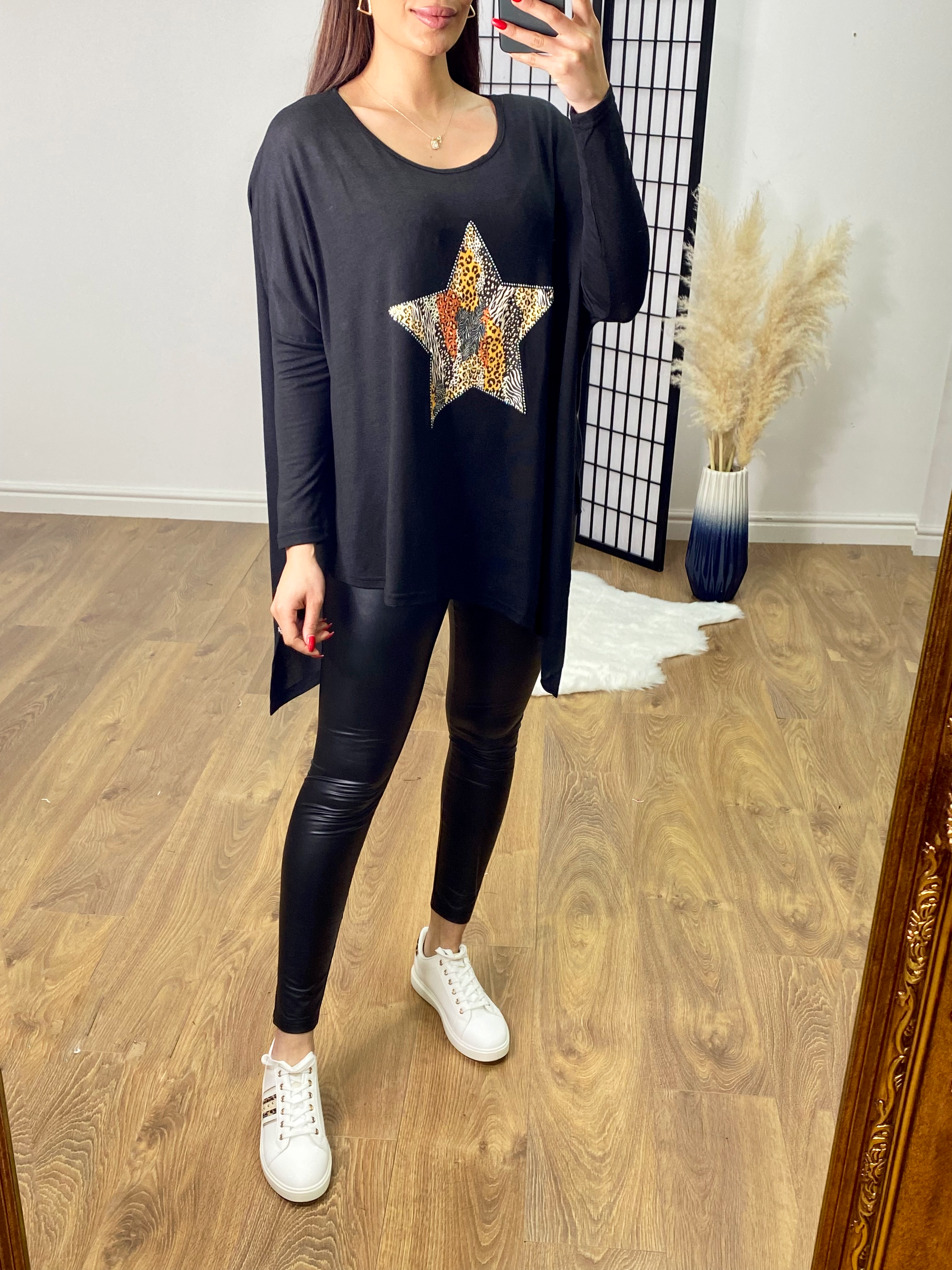 Kampala Asymmetric Animal Star Motif Top