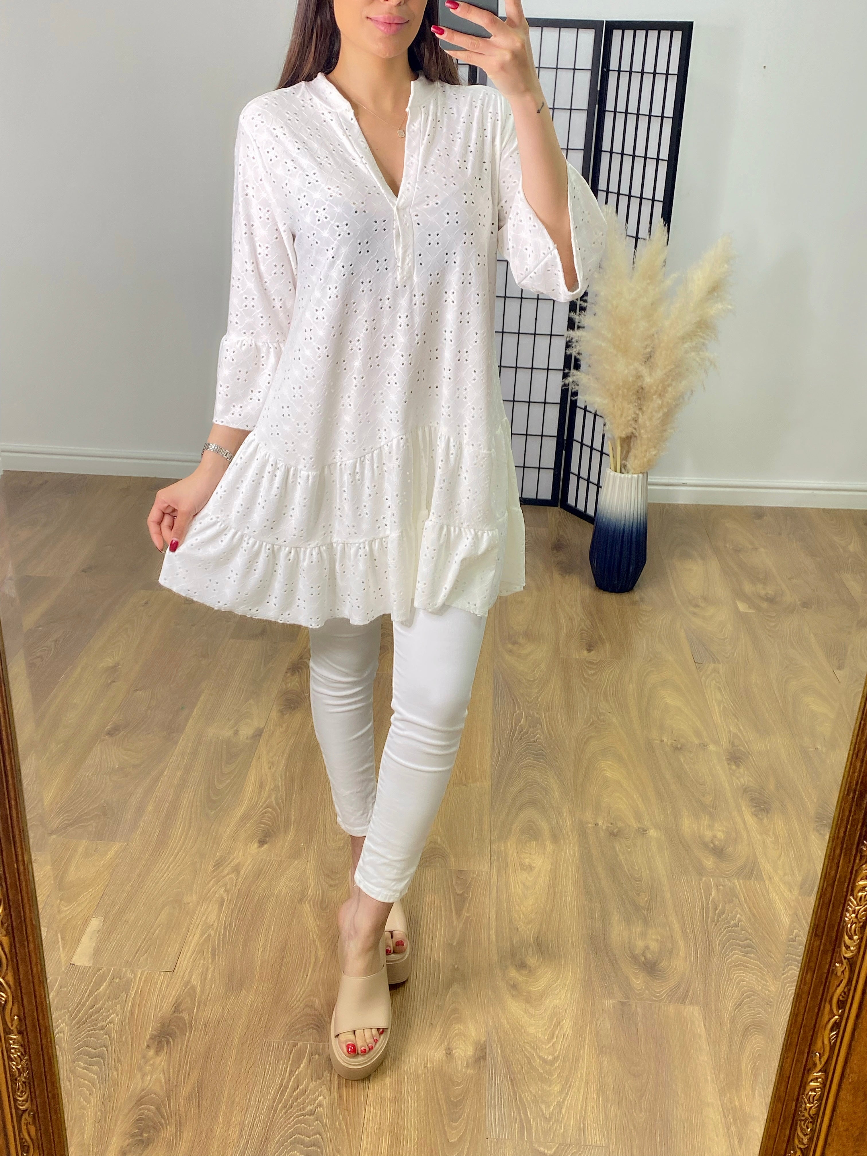 Ladie Broderie Stretch Frill Hem Notched Tunic