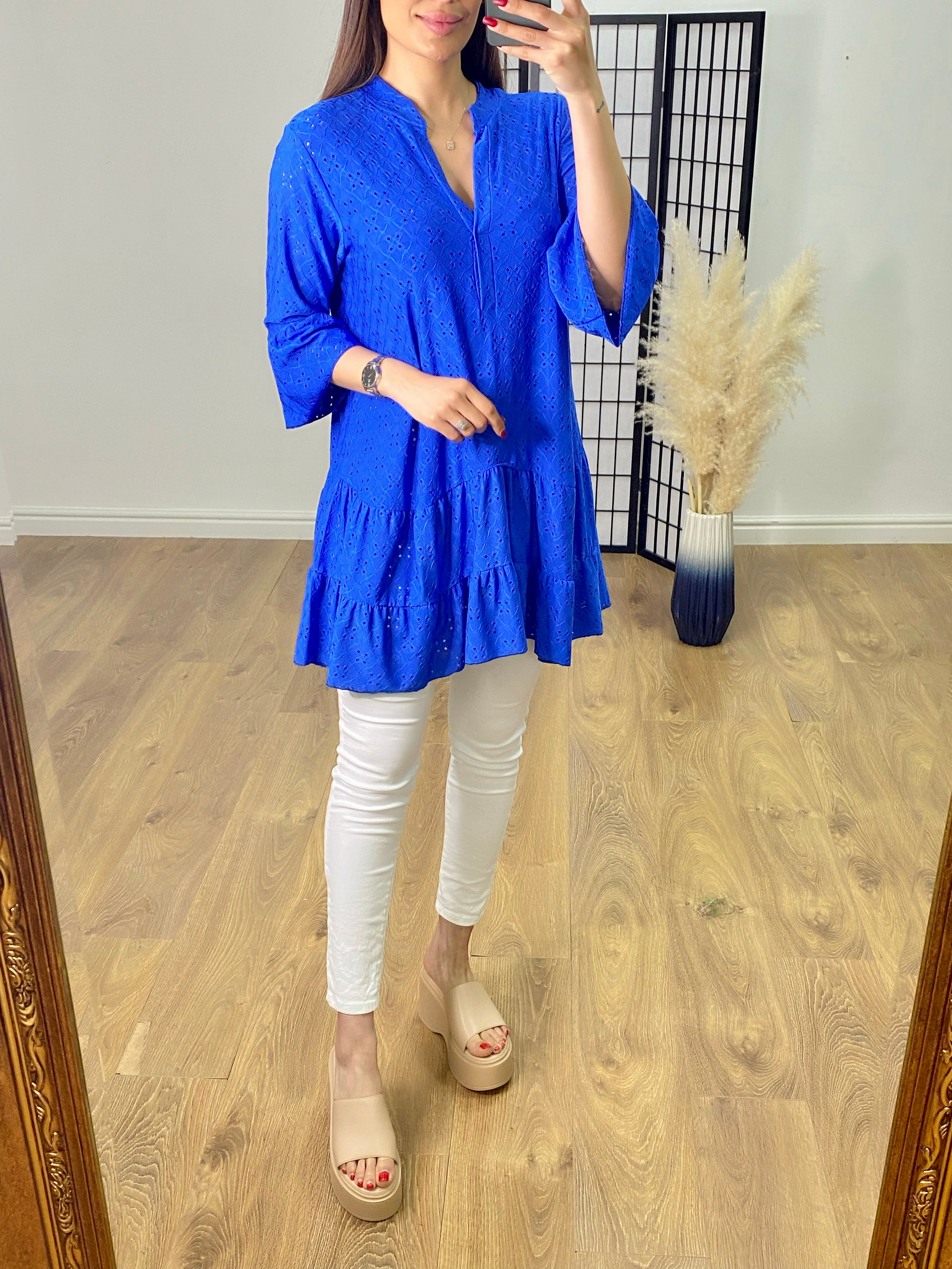 Ladie Broderie Stretch Frill Hem Notched Tunic