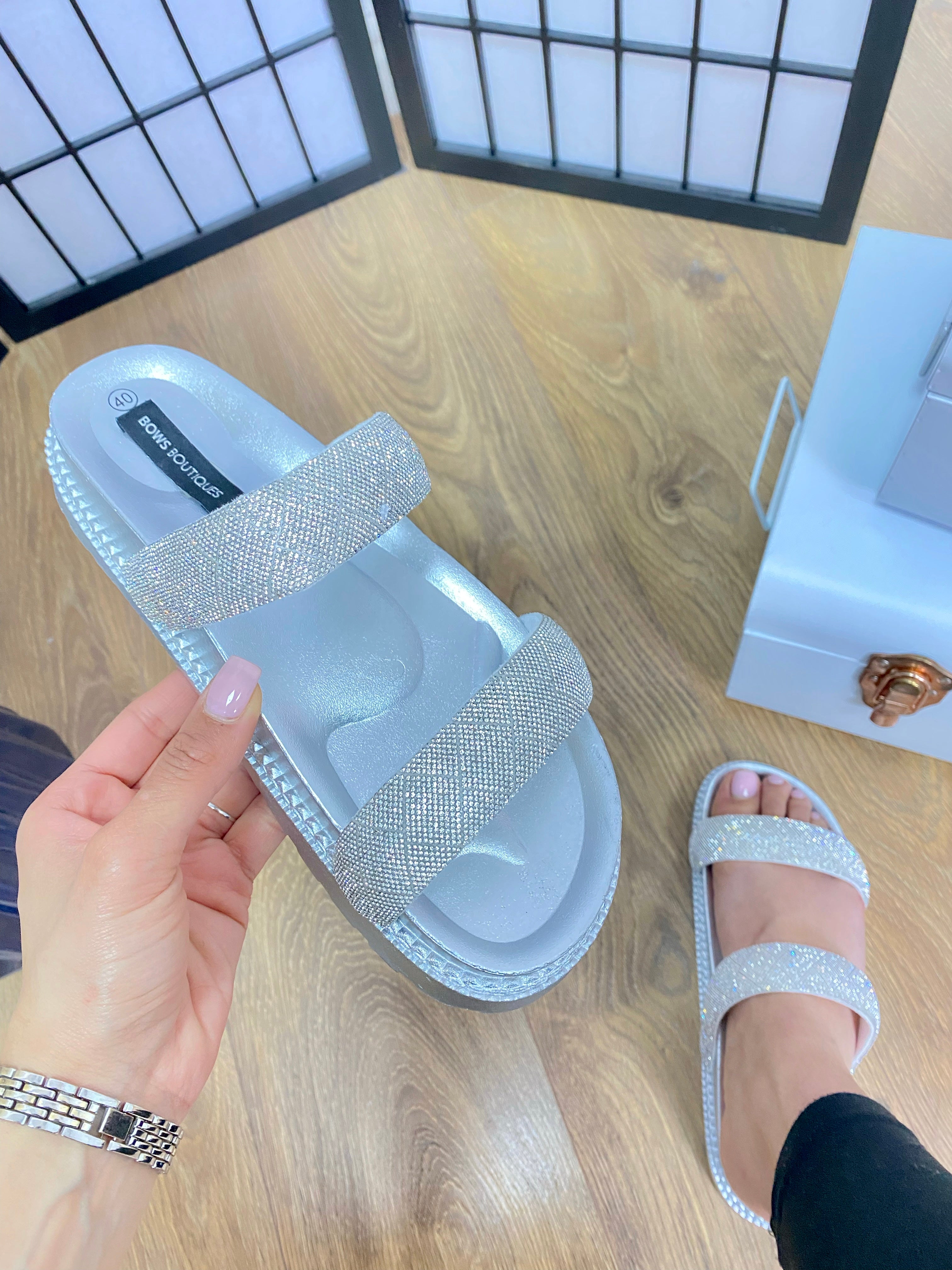 Faire Diamante Double Strap Slider