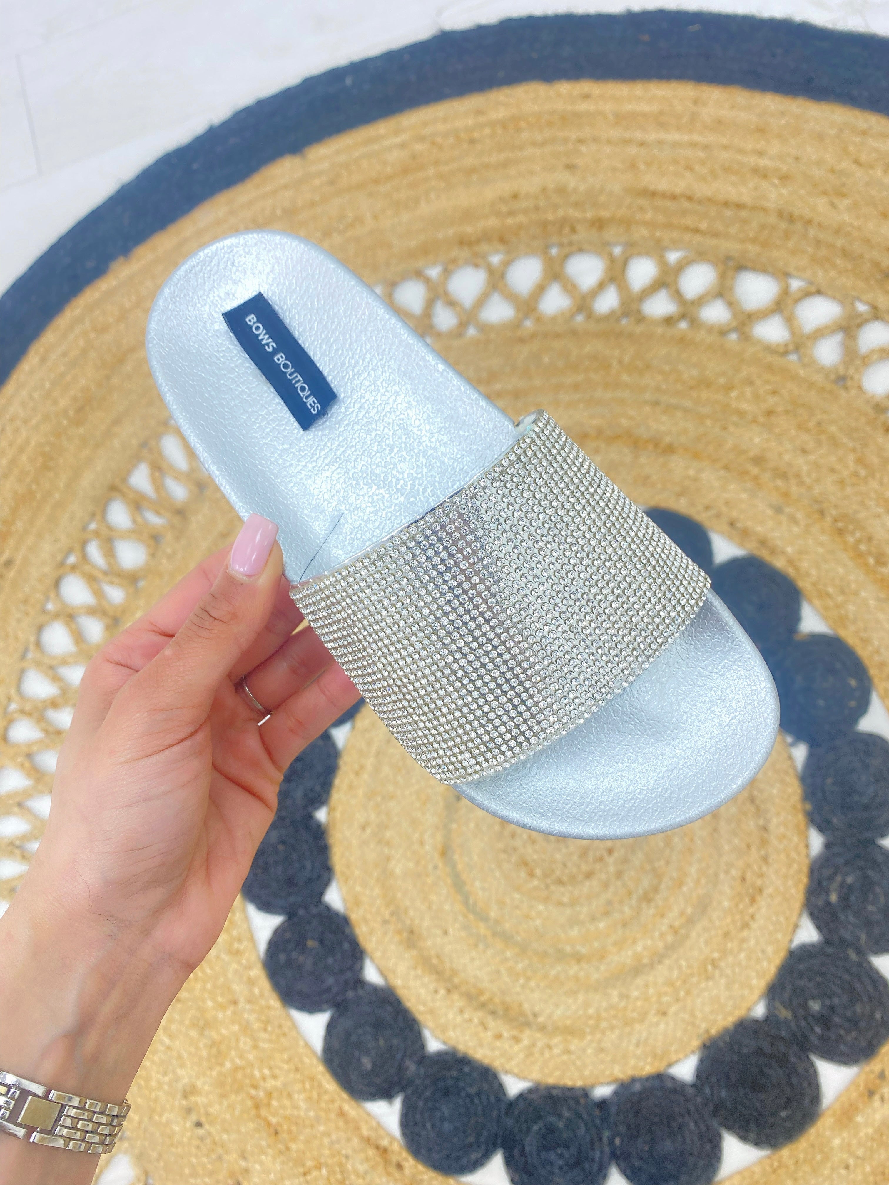 Leola Diamante Detail Sliders