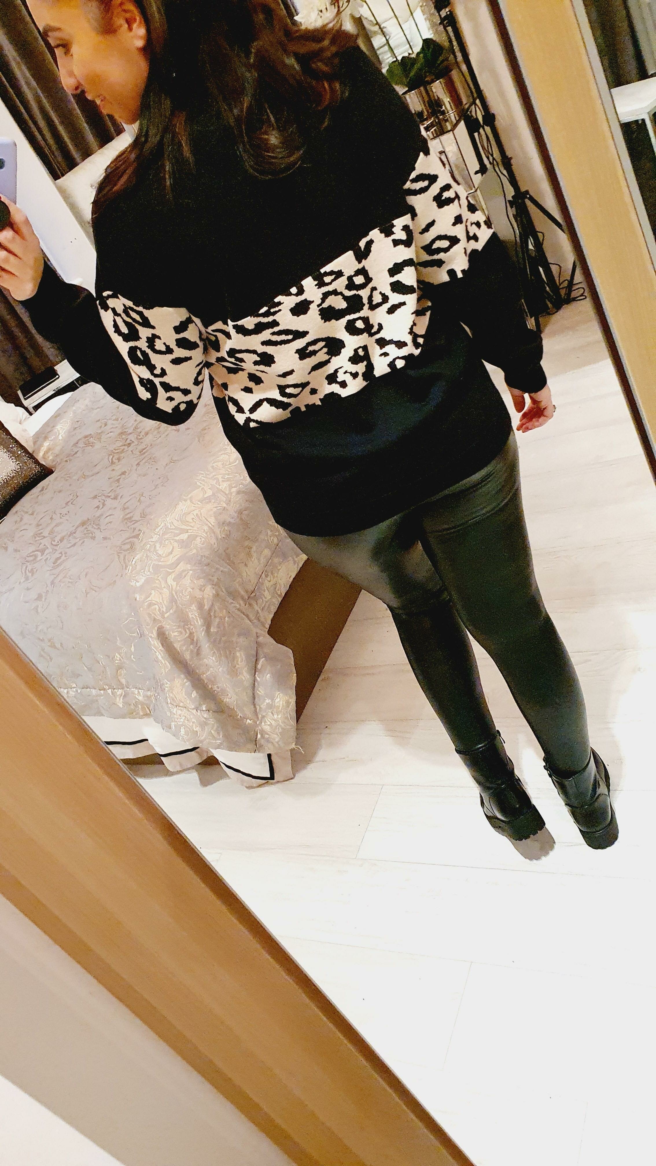 Aiden Leopard Panel V-neck Knitted Jumper