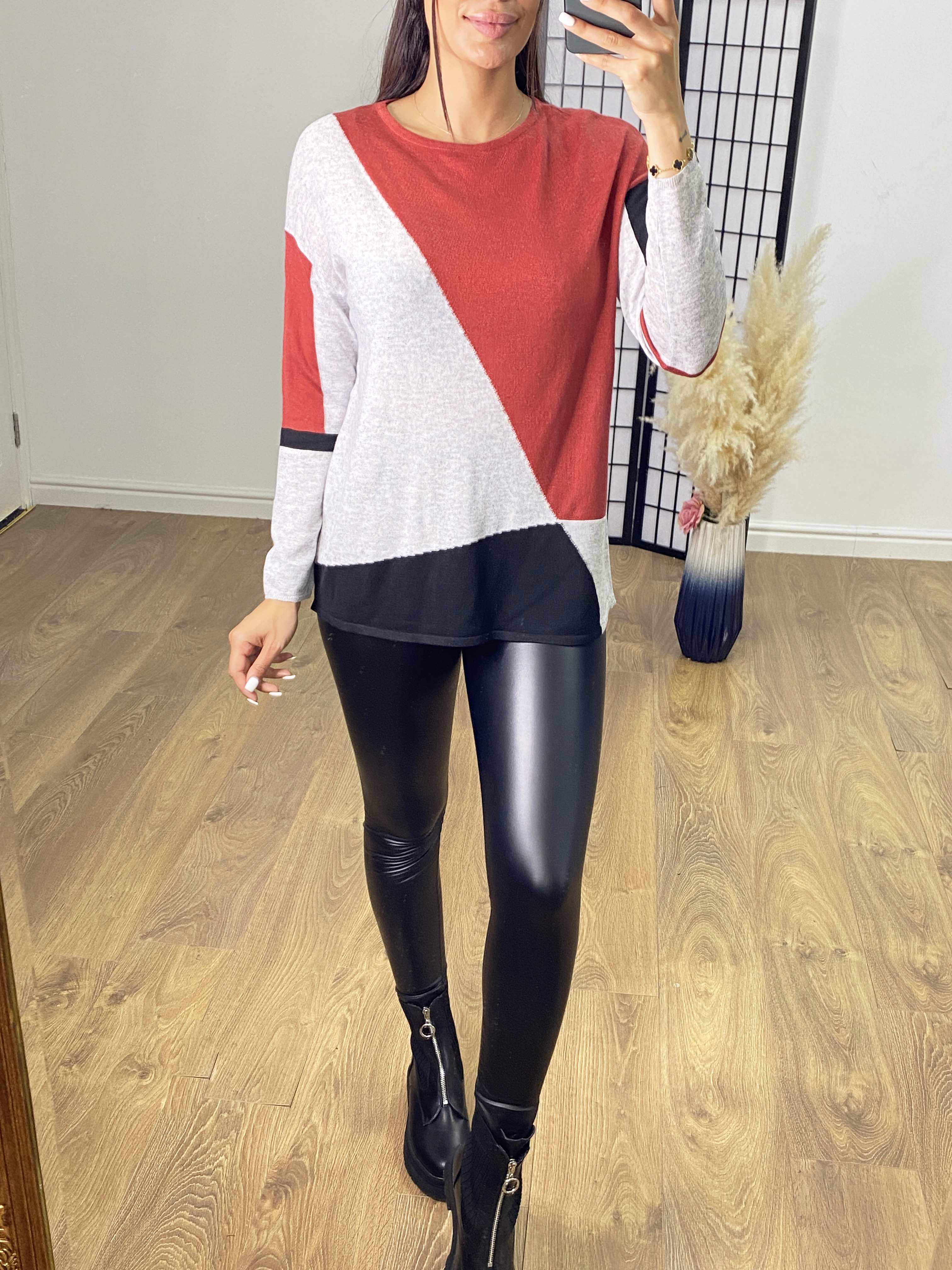 Clarna Colour Block Fine Knit Top