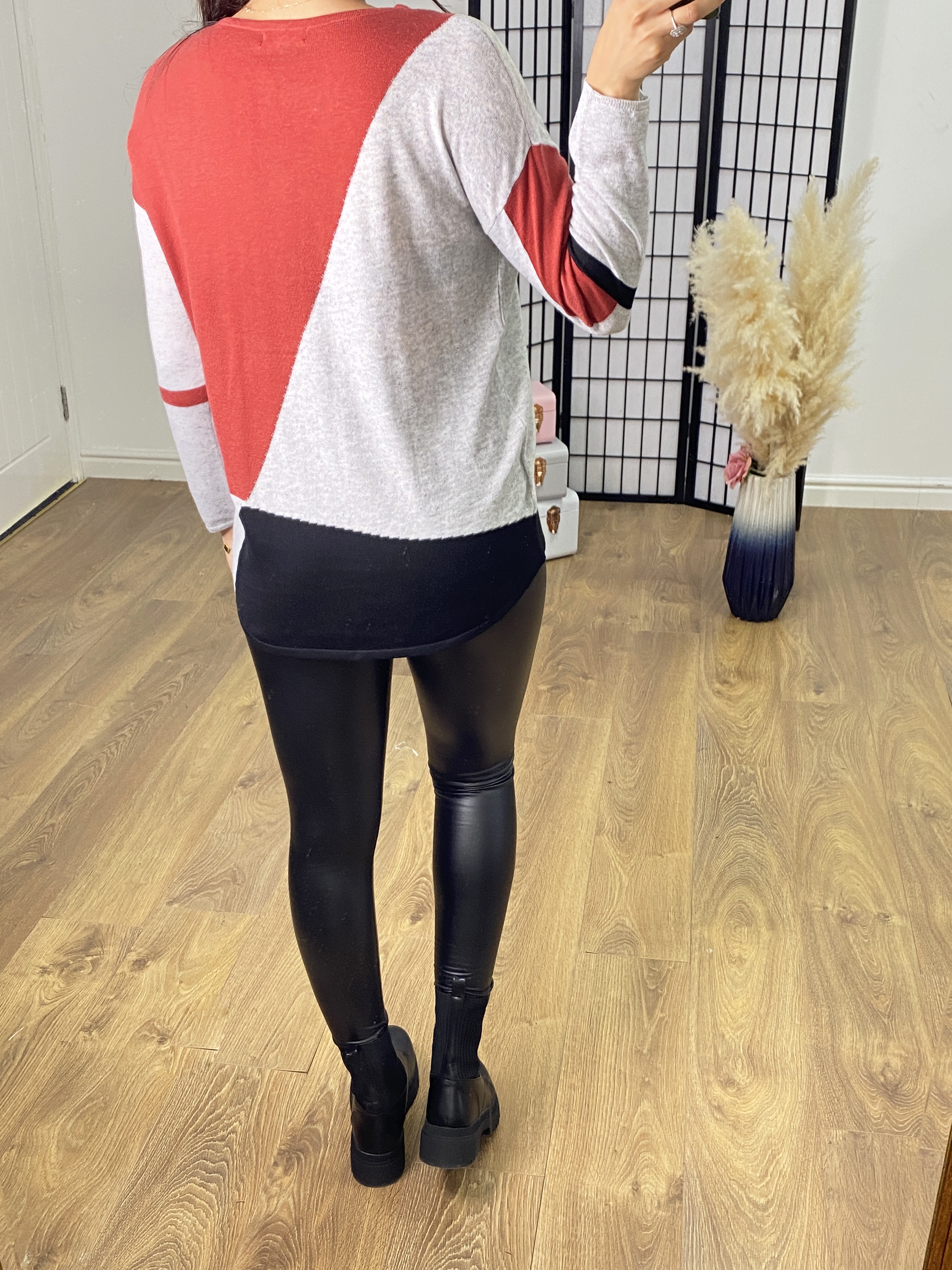 Clarna Colour Block Fine Knit Top