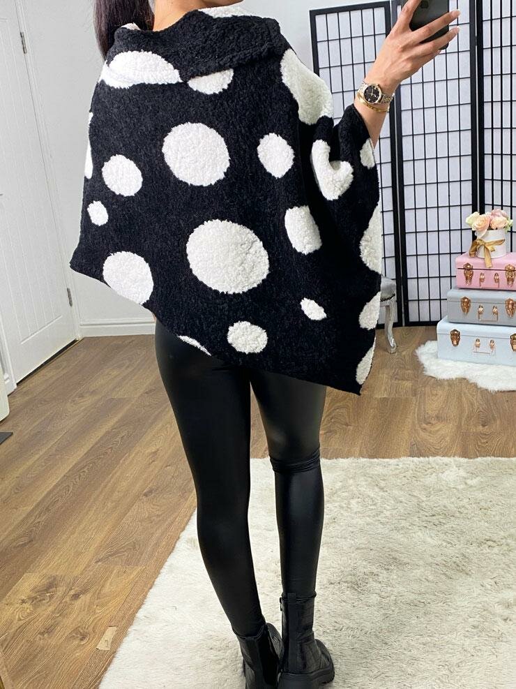 Pergo Teddy Circle Print Detailed Super Soft Poncho