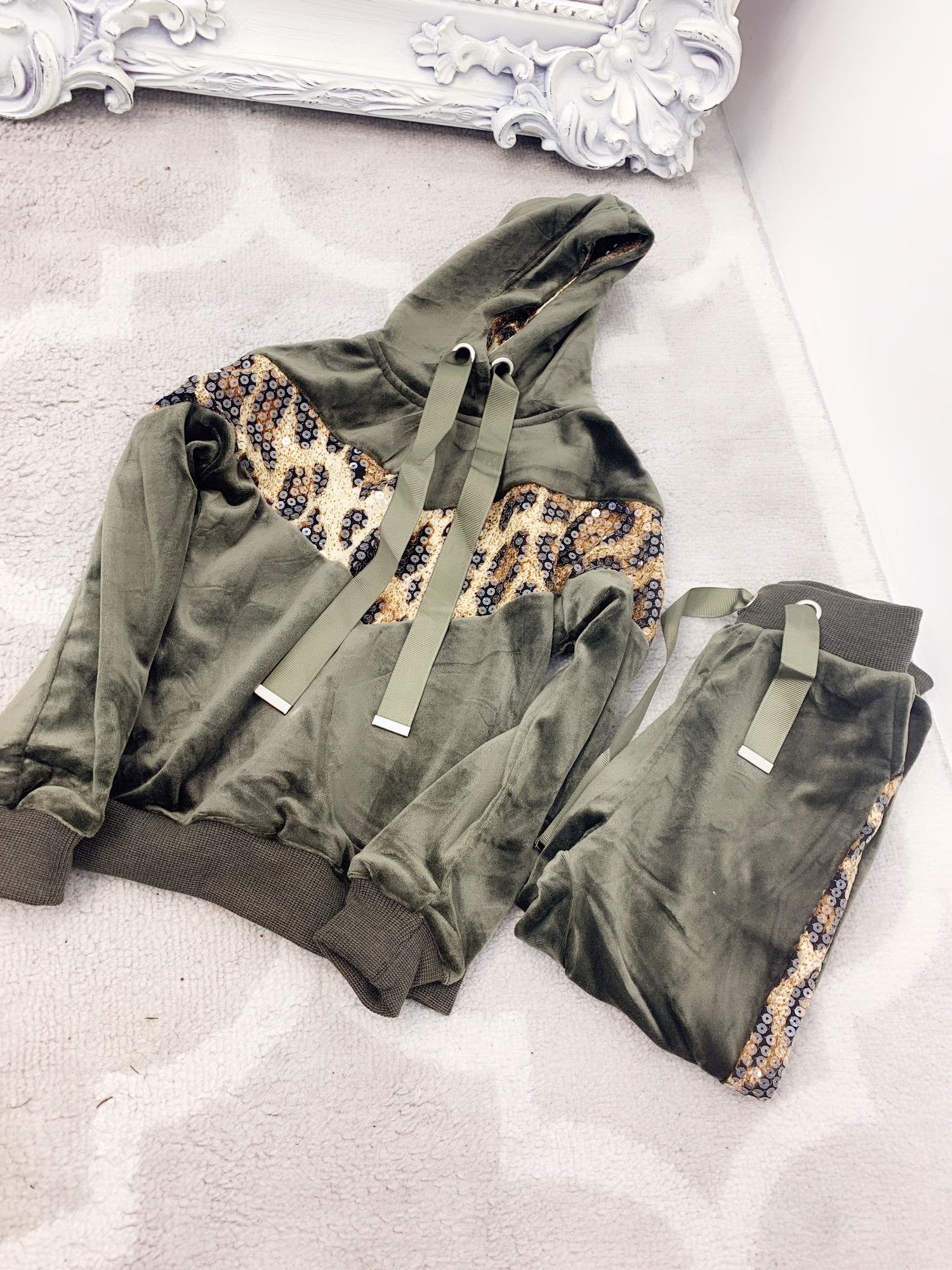 Leila Kids Sequin Leopard Printed Velvet Hooded Loungewear Set