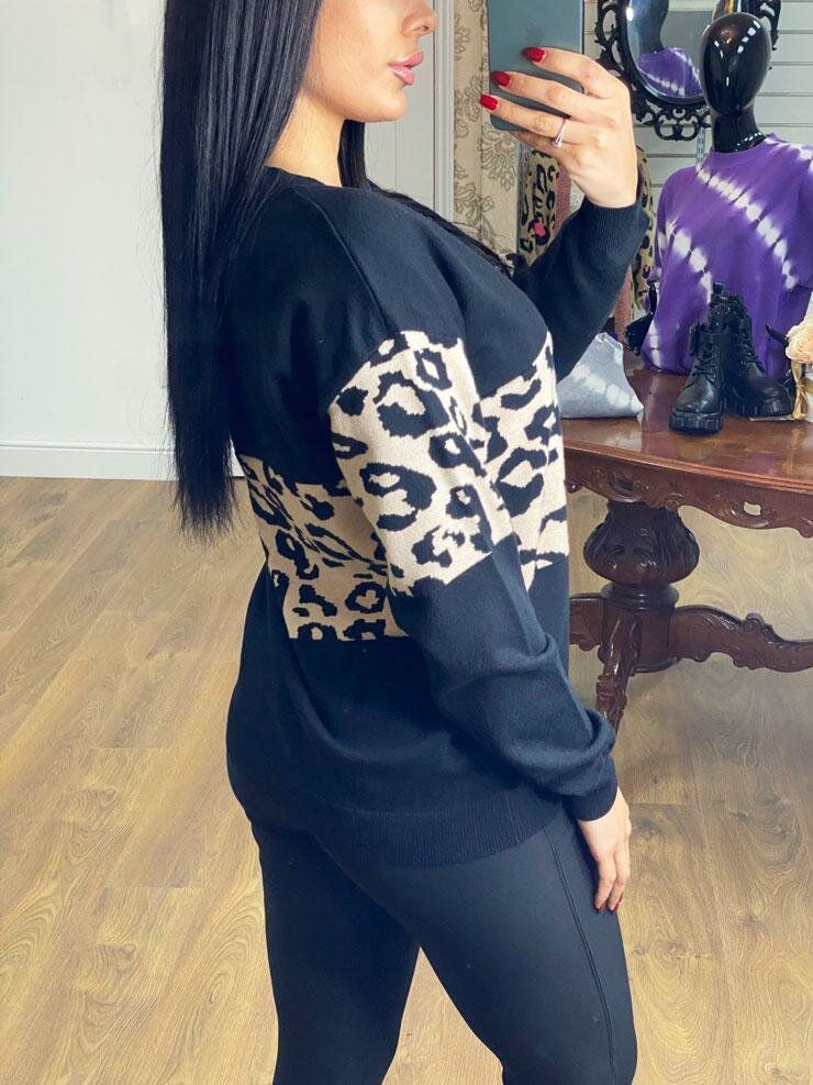 Aiden Leopard Panel V-neck Knitted Jumper