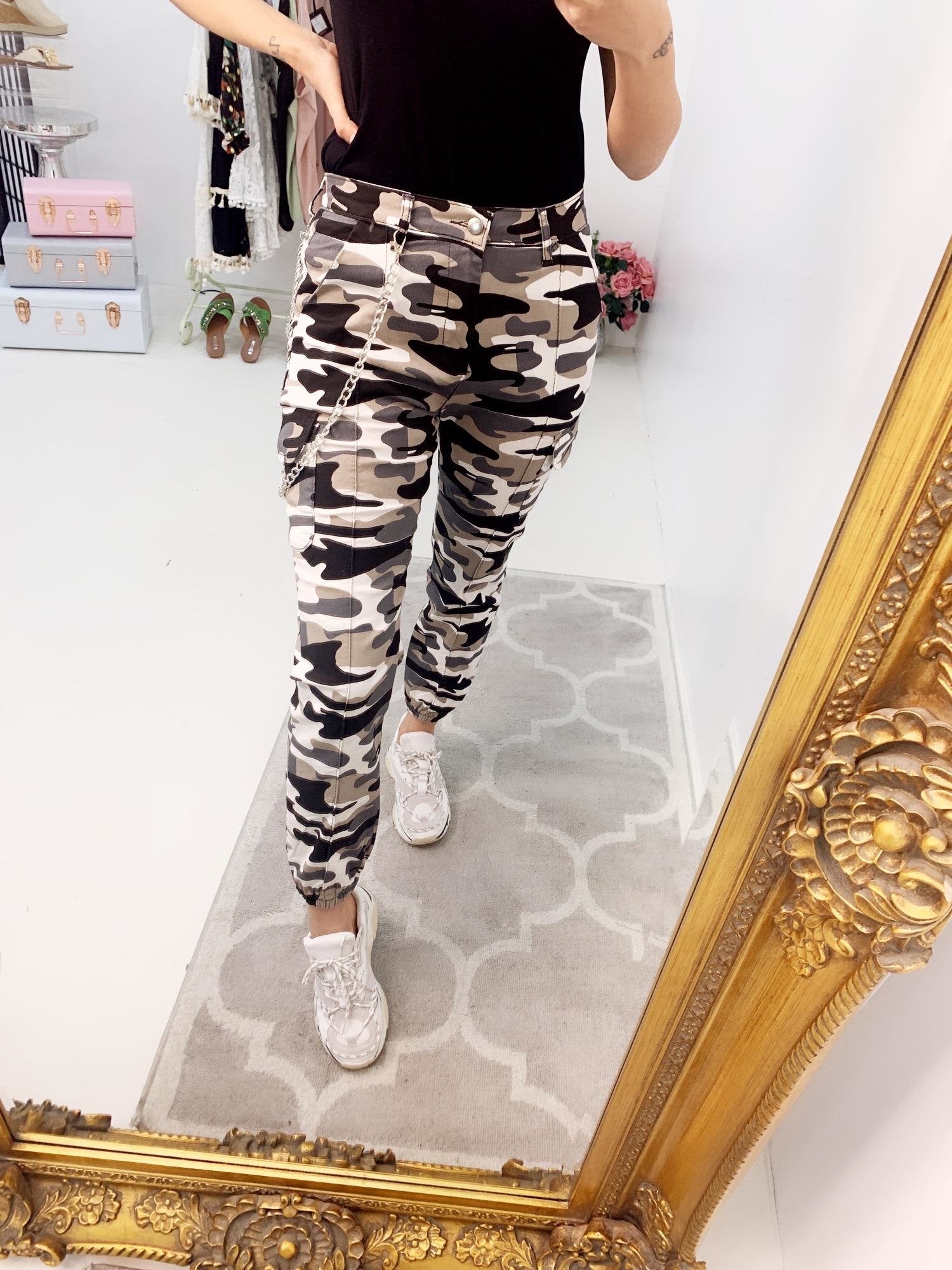 Dusty Camo Chain Detailed High Waist Cargo Trousers