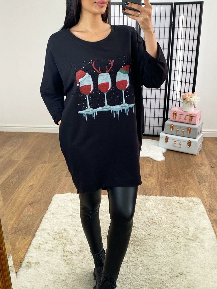 Malanie Reindeer Christmas Graphic Dipped Hem Sweatshirt