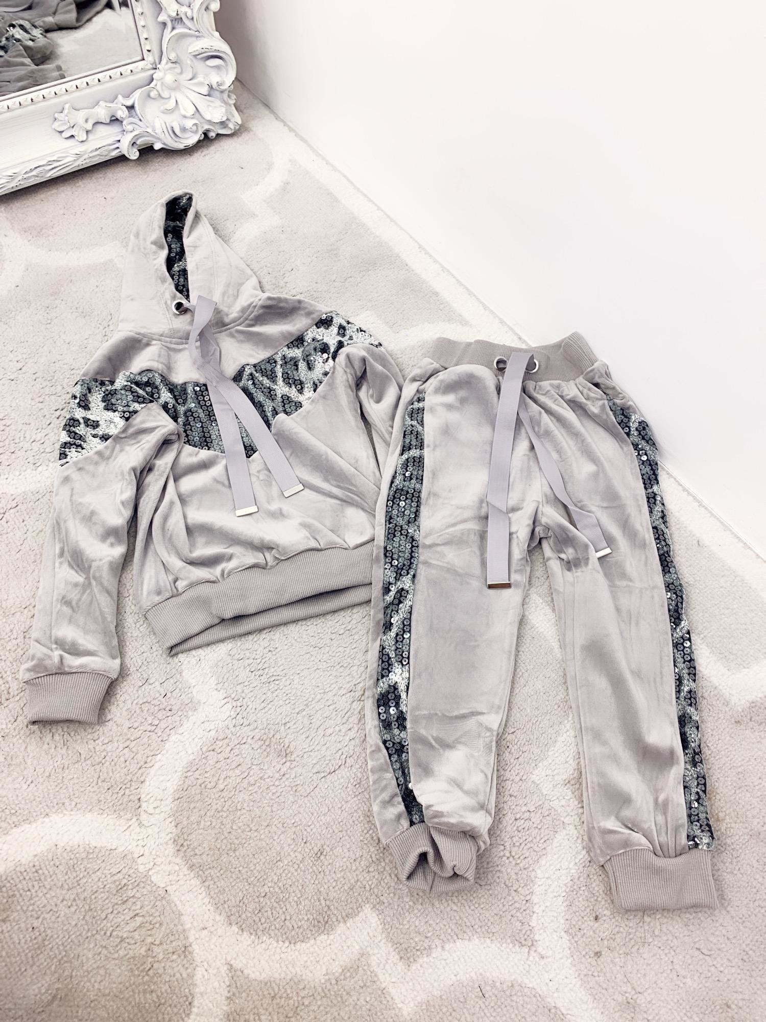 Leila Kids Sequin Leopard Printed Velvet Hooded Loungewear Set
