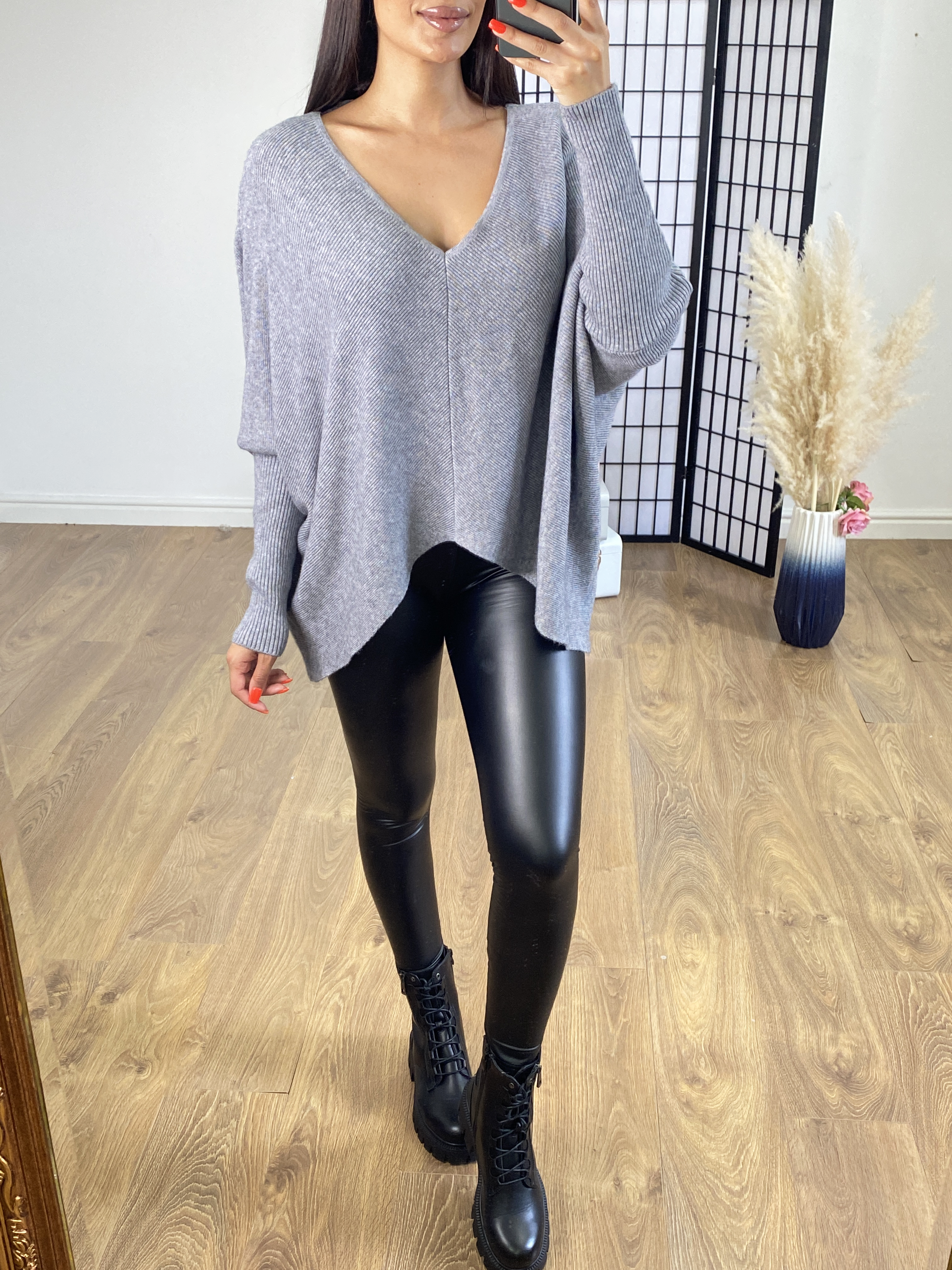 Martinez Plain Ribbed Dip Hem Jumper