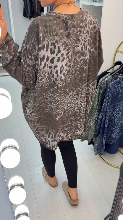 Everlie Animal Print Dipped Hem Necklace Top